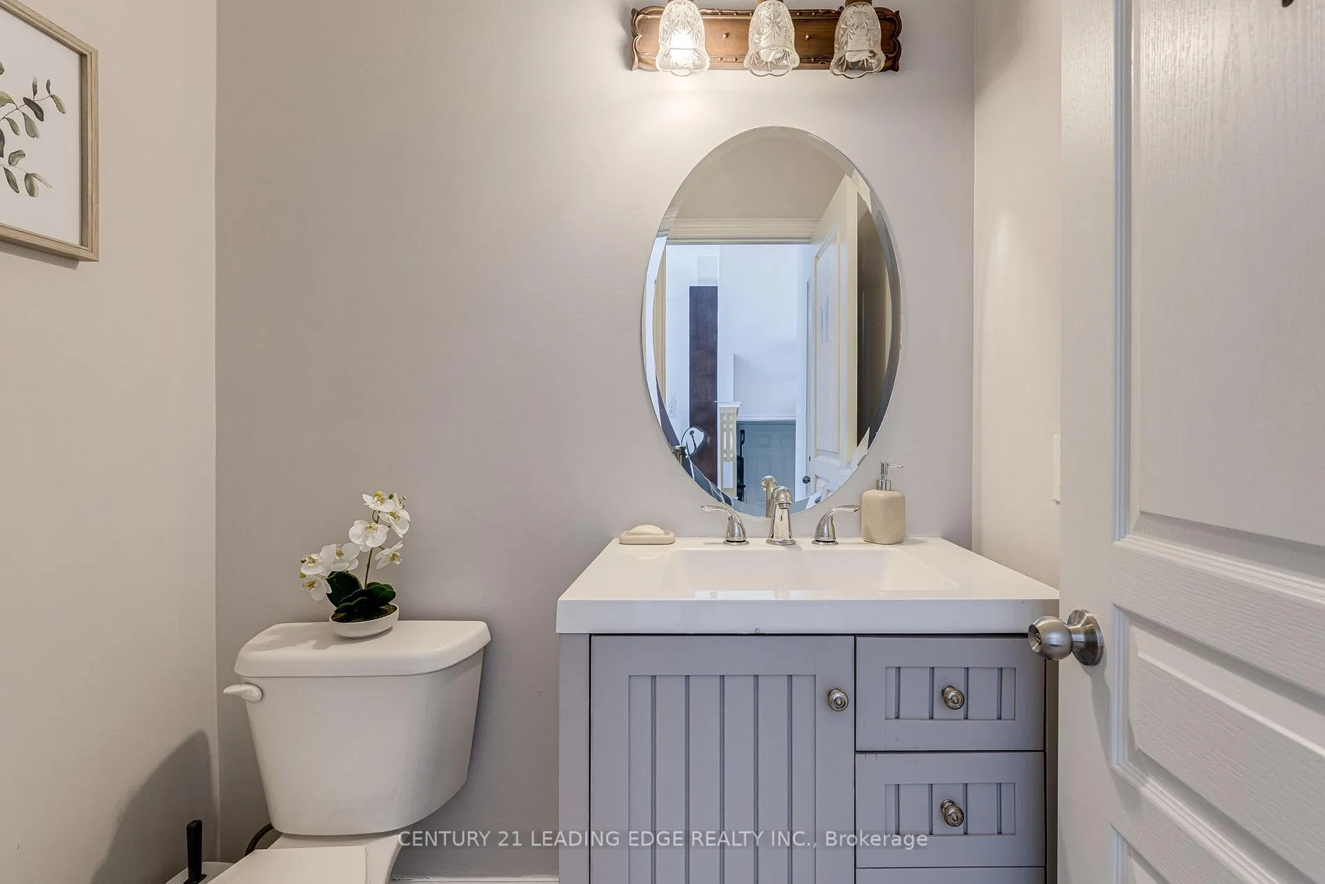 Photo 10 of 102 Mactier Drive, Vaughan, Kleinburg — HOMEH