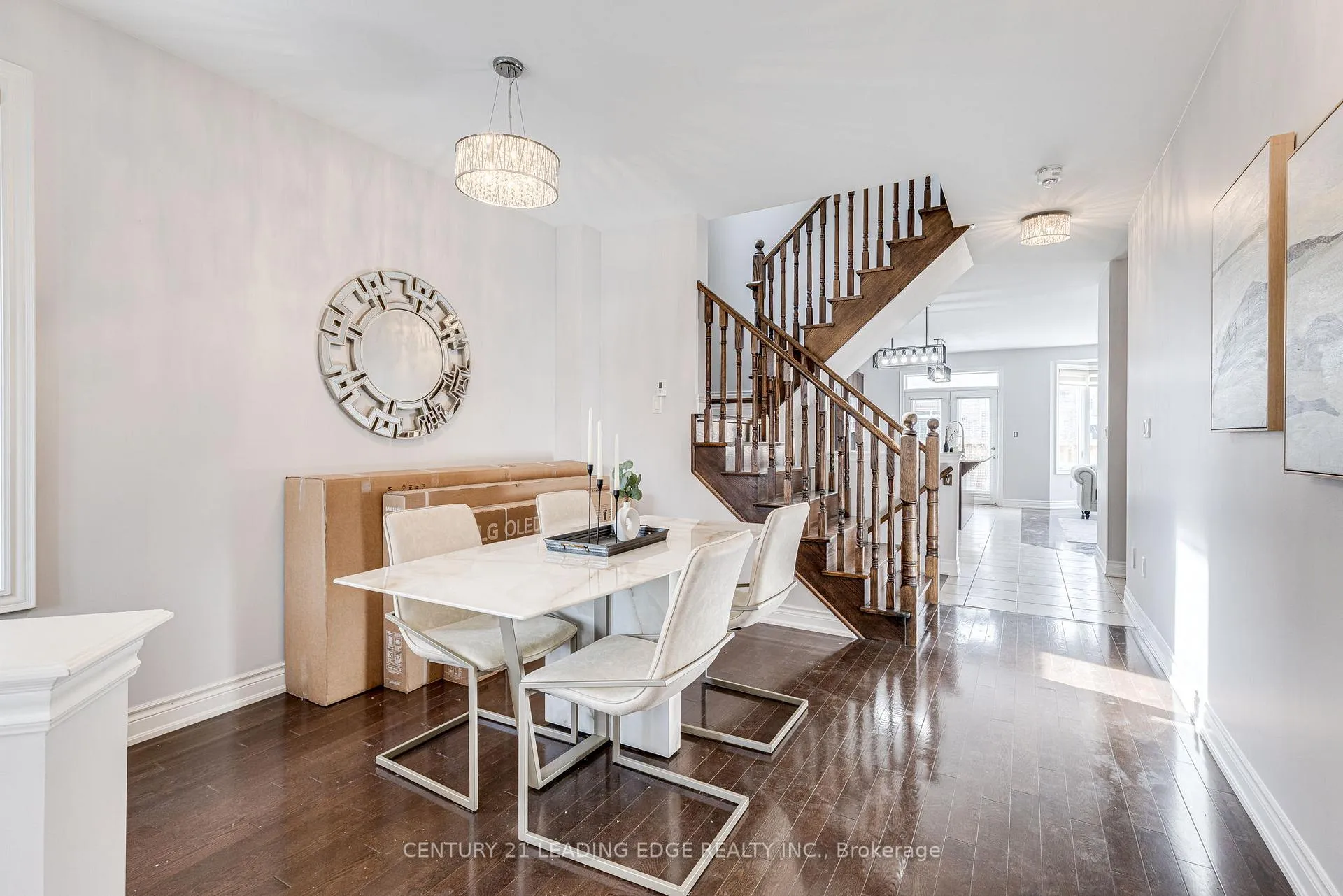 Photo 12 of 102 Mactier Drive, Vaughan, Kleinburg — HOMEH
