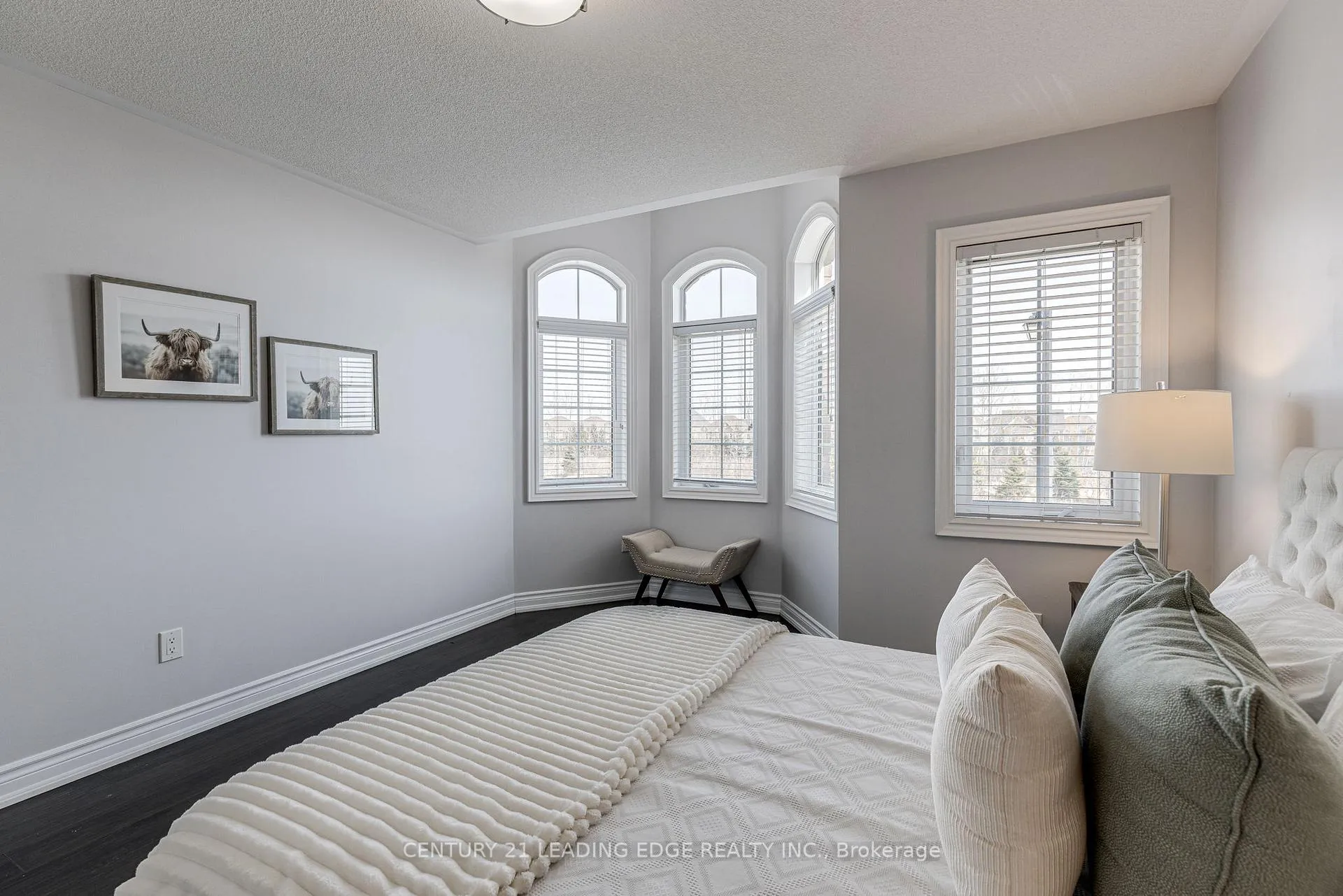 Photo 16 of 102 Mactier Drive, Vaughan, Kleinburg — HOMEH