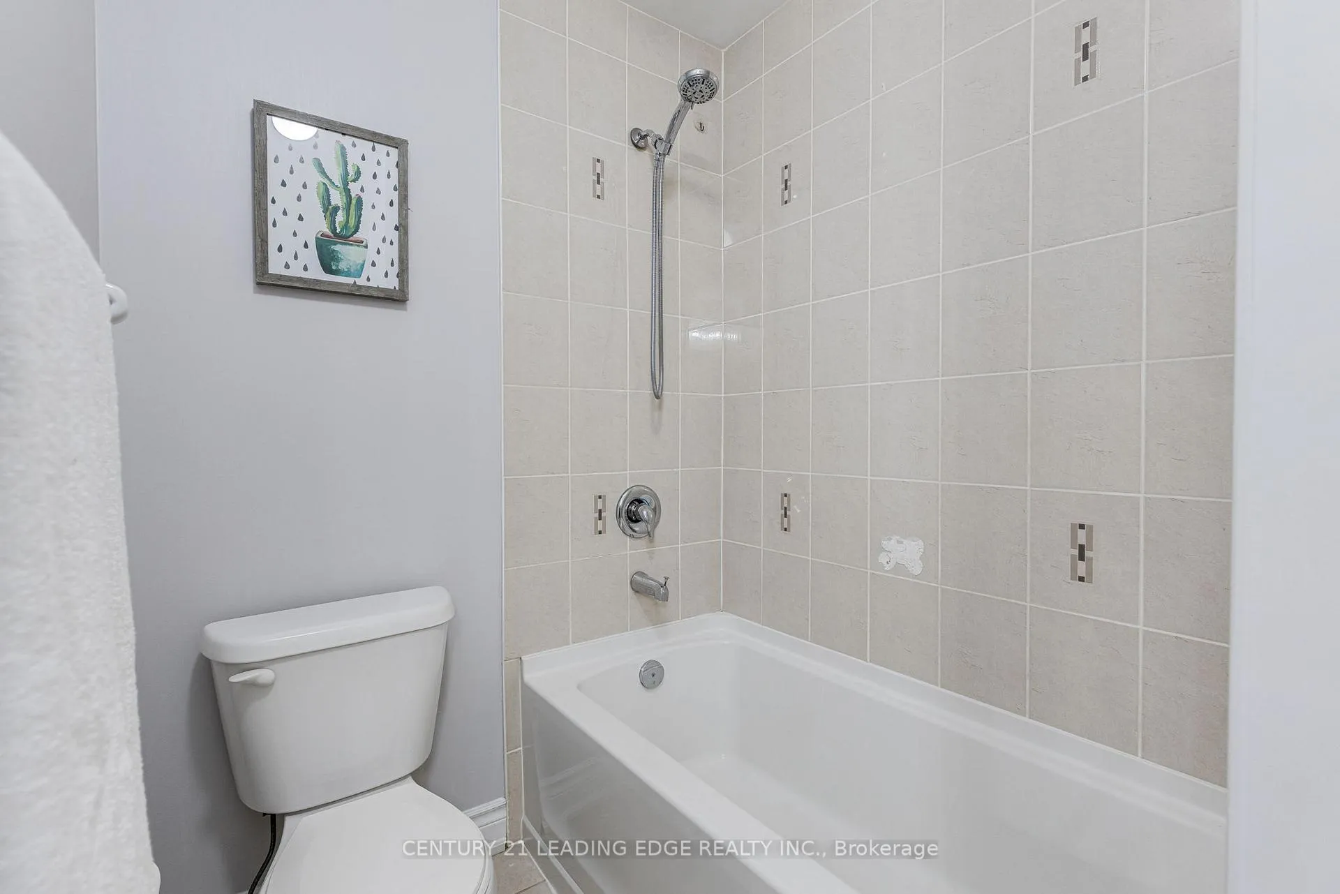Photo 21 of 102 Mactier Drive, Vaughan, Kleinburg — HOMEH