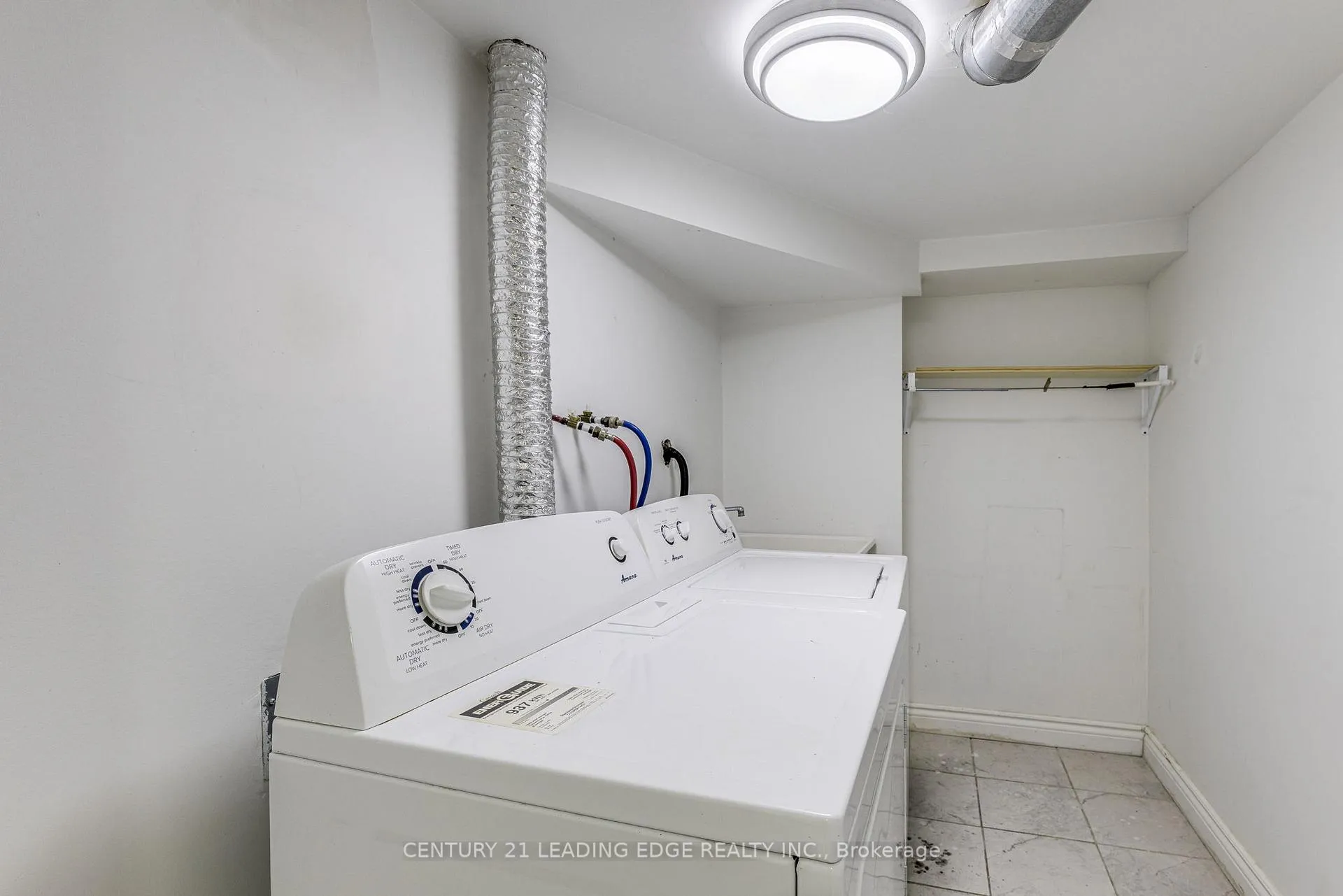 Photo 31 of 102 Mactier Drive, Vaughan, Kleinburg — HOMEH