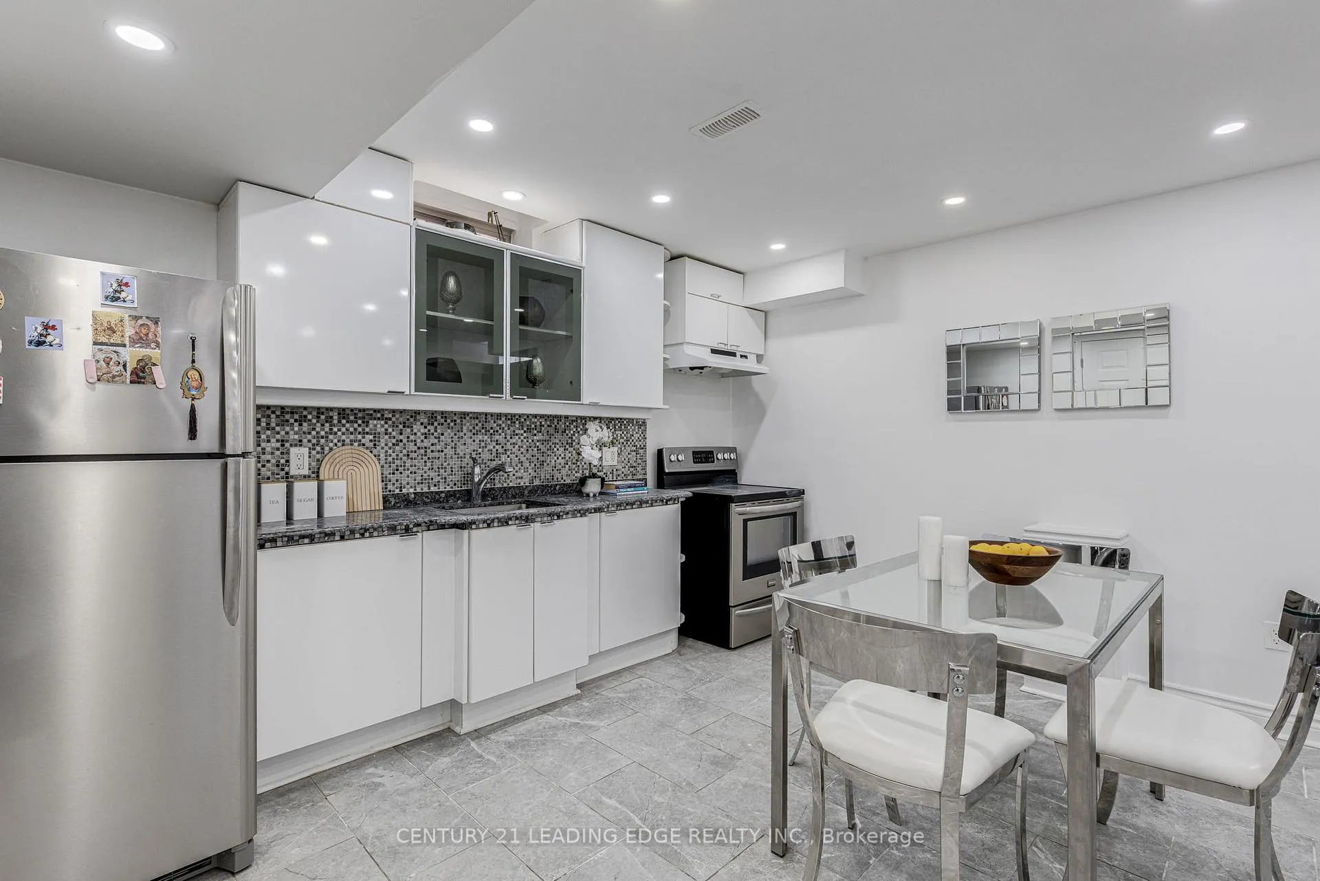 Photo 33 of 102 Mactier Drive, Vaughan, Kleinburg — HOMEH