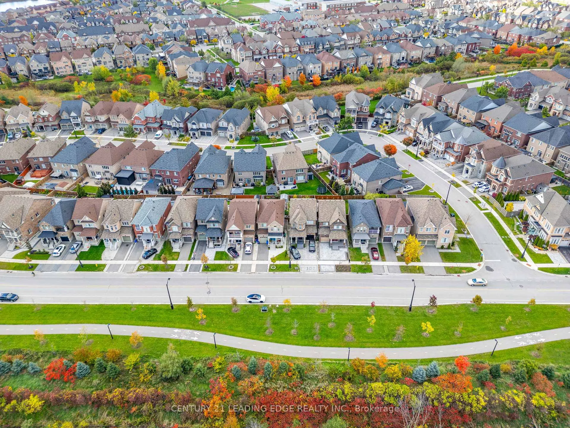 Photo 44 of 102 Mactier Drive, Vaughan, Kleinburg — HOMEH