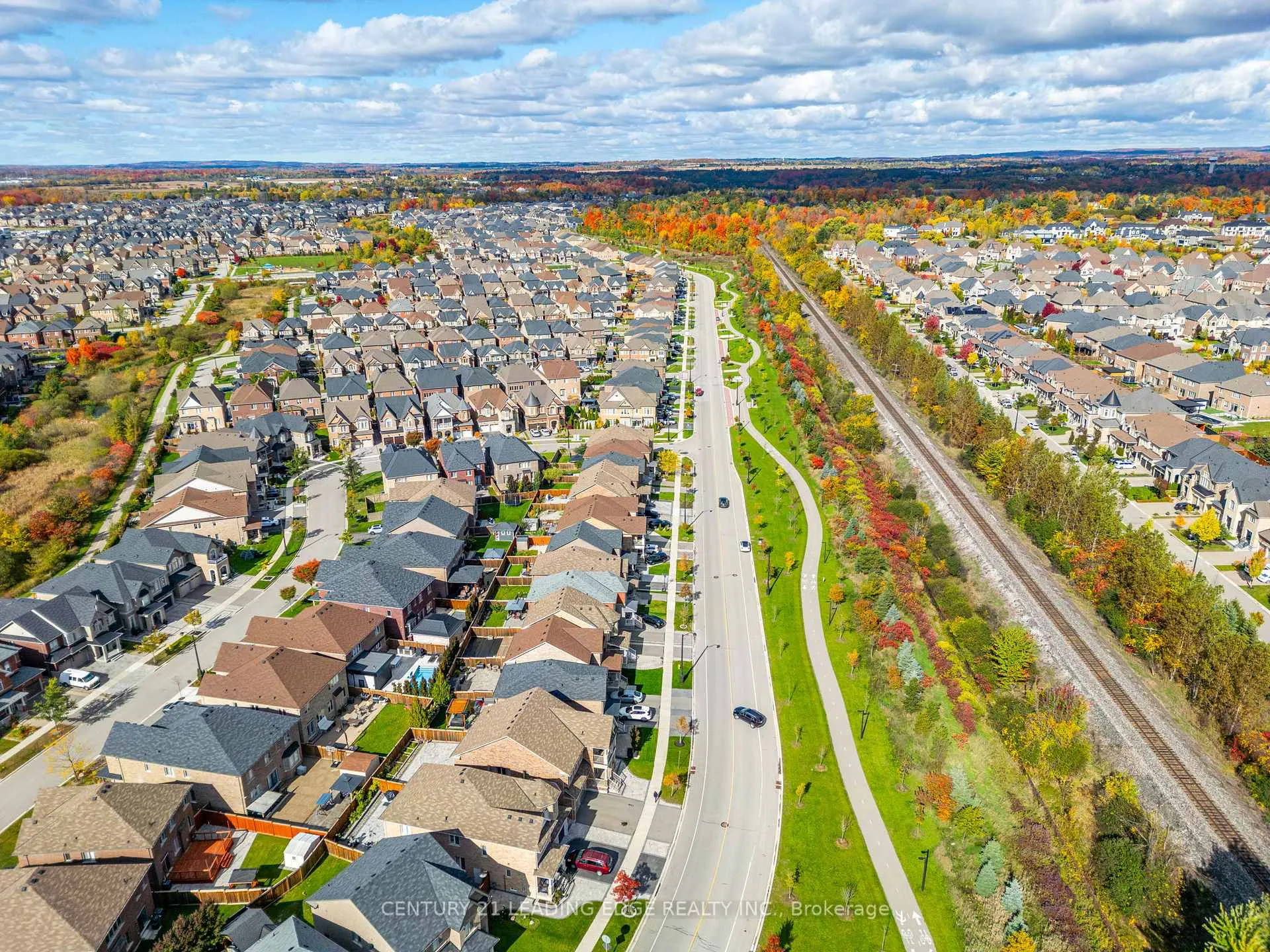 Photo 46 of 102 Mactier Drive, Vaughan, Kleinburg — HOMEH