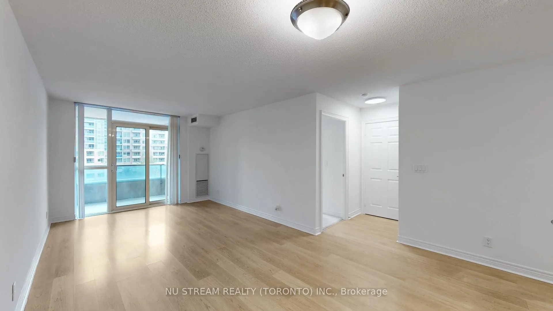 Photo 8 of Unit 610, 33 Cox Boulevard, Markham, Unionville — HOMEH
