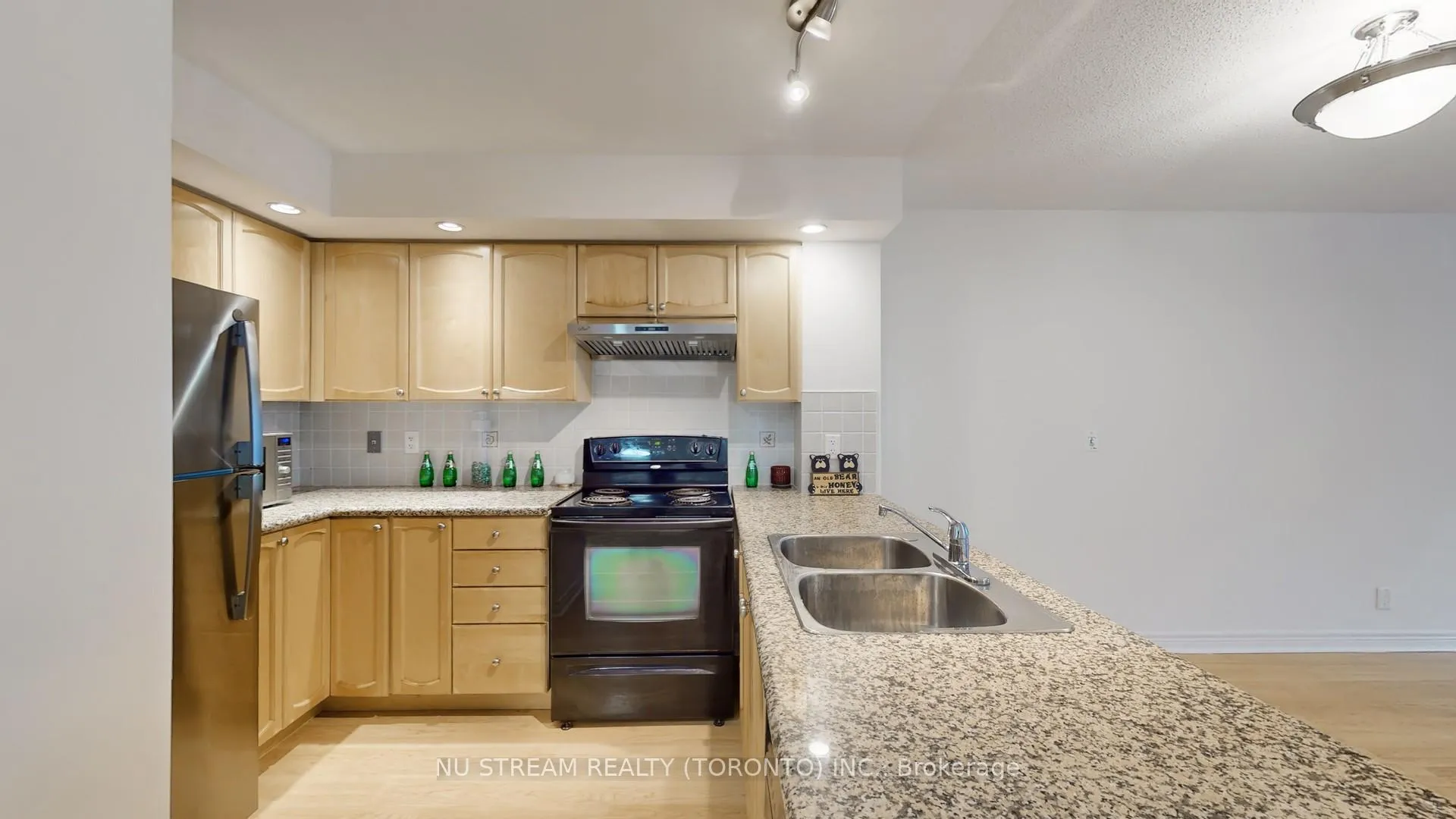 Photo 14 of Unit 610, 33 Cox Boulevard, Markham, Unionville — HOMEH