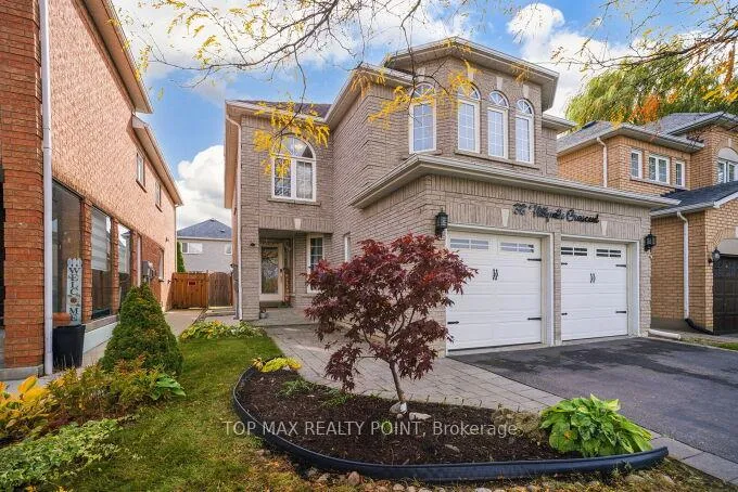 Photo 3 of 38 Hillpath Crescent, Brampton, Snelgrove — HOMEH