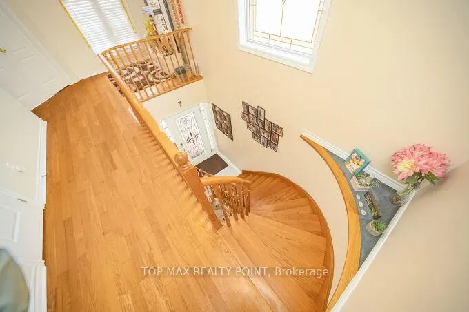 Photo 16 of 38 Hillpath Crescent, Brampton, Snelgrove — HOMEH