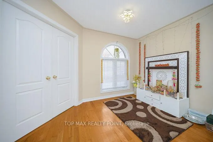 Photo 18 of 38 Hillpath Crescent, Brampton, Snelgrove — HOMEH