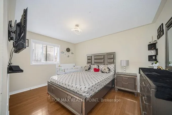 Photo 23 of 38 Hillpath Crescent, Brampton, Snelgrove — HOMEH