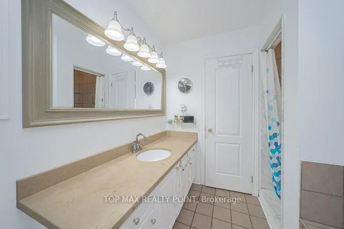 Photo 31 of 38 Hillpath Crescent, Brampton, Snelgrove — HOMEH
