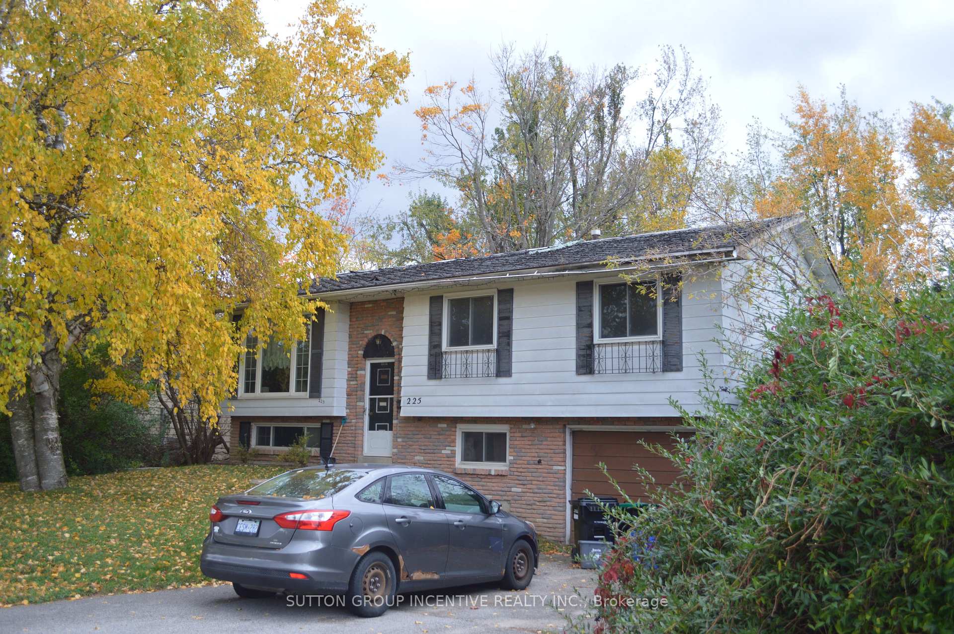 Photo 1 of 225 Pine Drive, Barrie, Bayshore — HOMEH