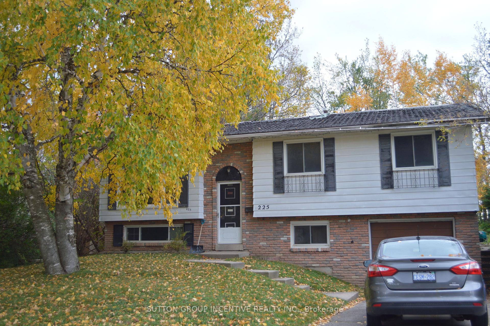 Photo 2 of 225 Pine Drive, Barrie, Bayshore — HOMEH