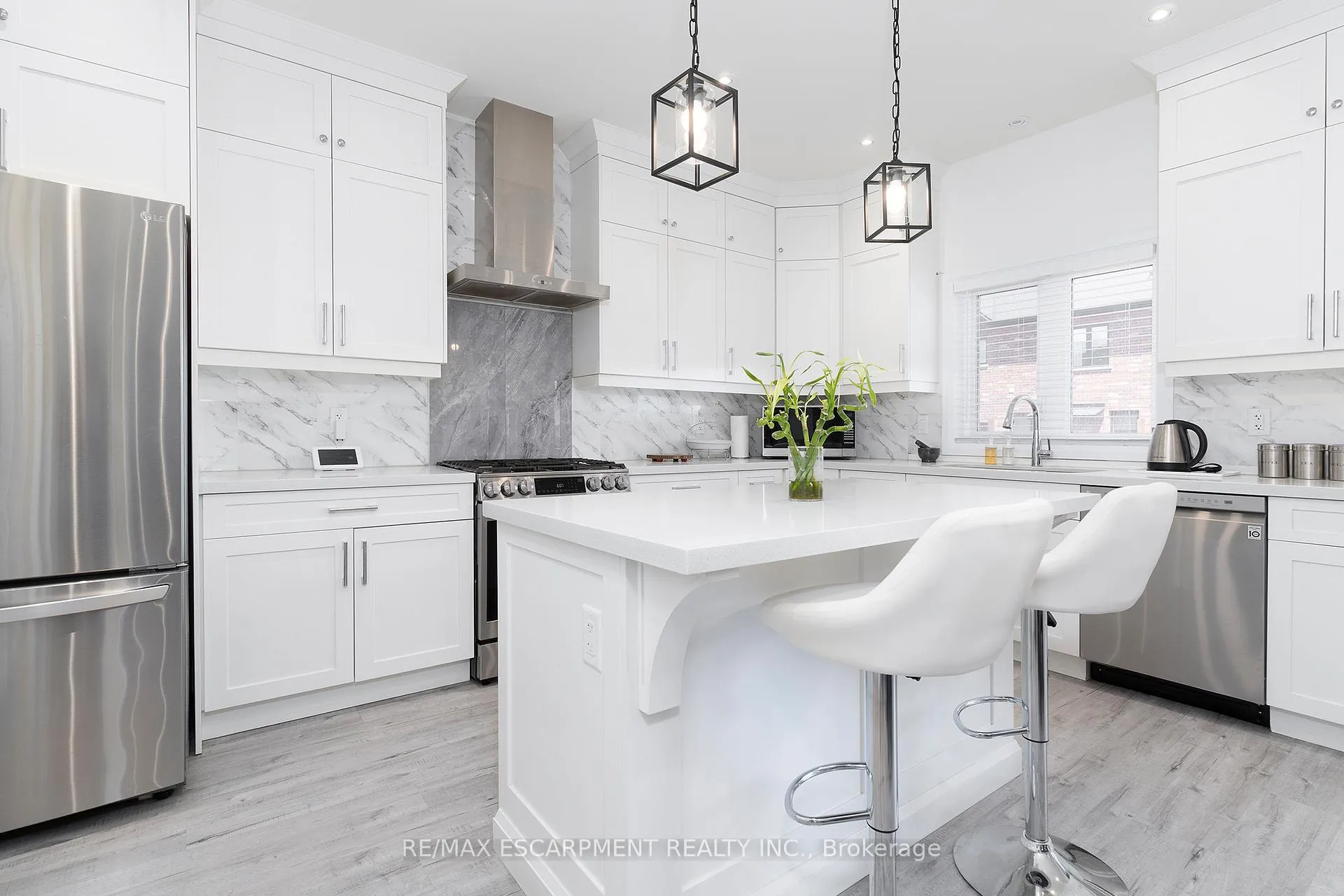 Photo 7 of 388 Klein Circle, Hamilton, Meadowlands — HOMEH