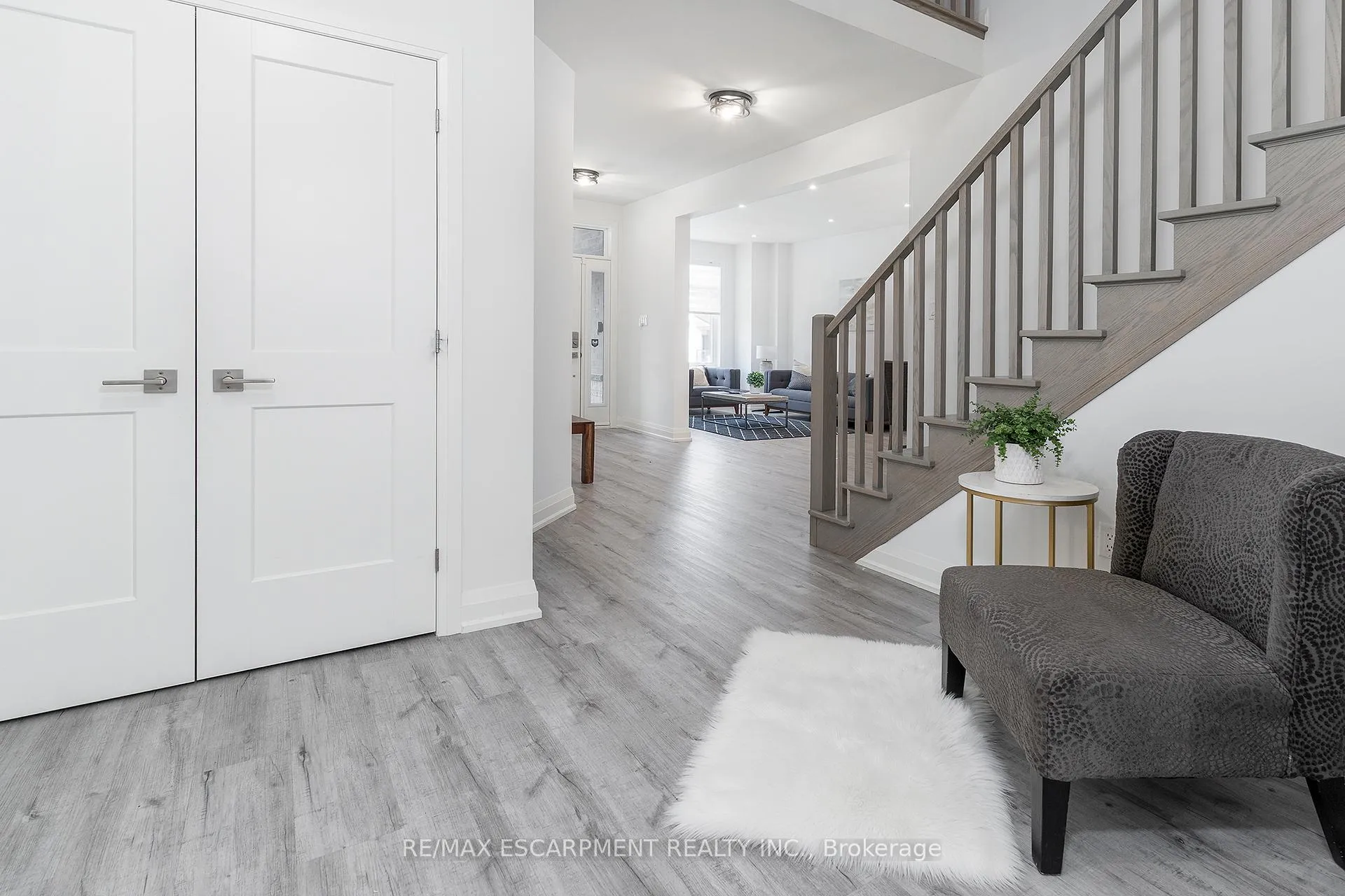 Photo 12 of 388 Klein Circle, Hamilton, Meadowlands — HOMEH