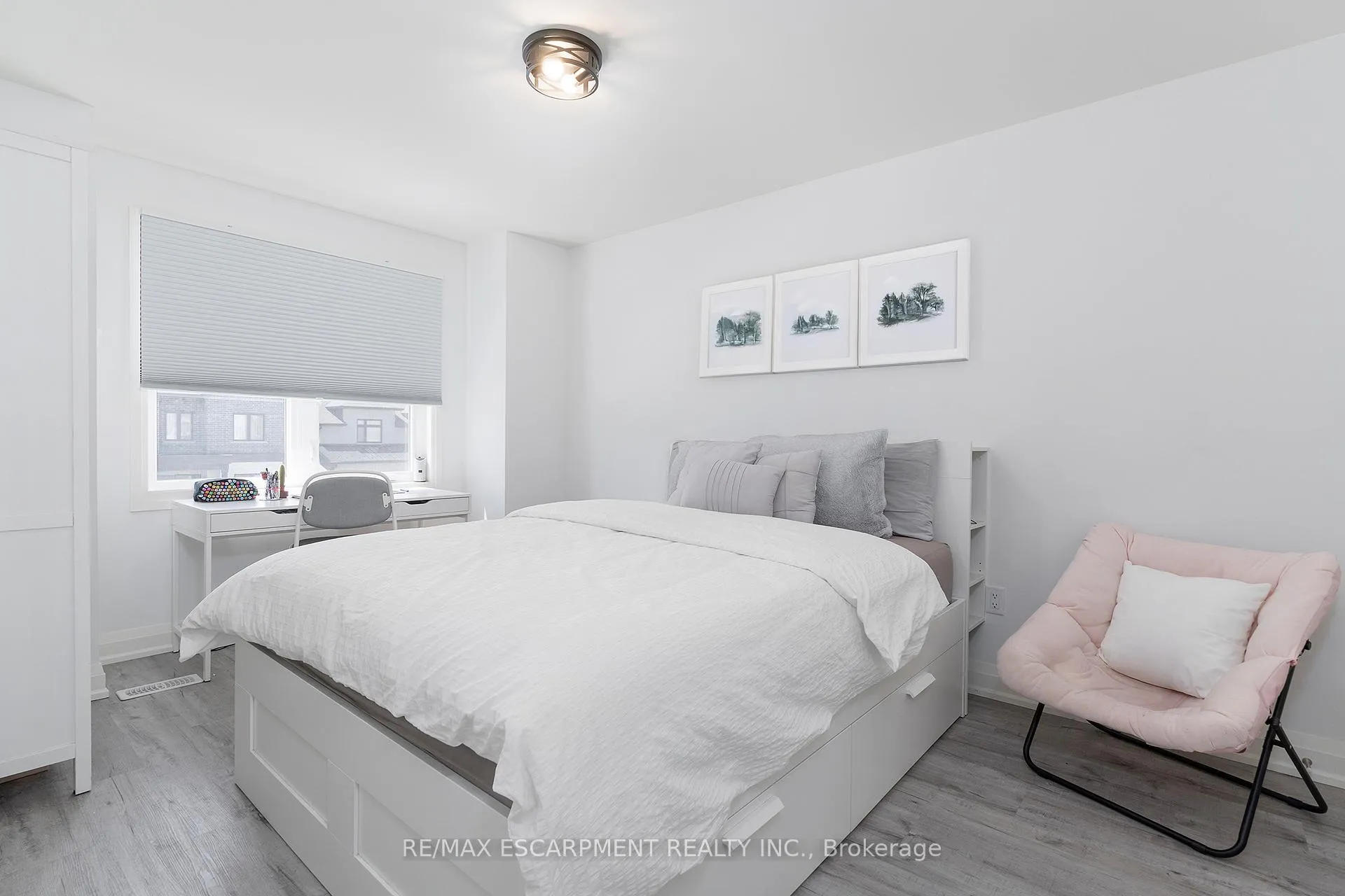 Photo 18 of 388 Klein Circle, Hamilton, Meadowlands — HOMEH