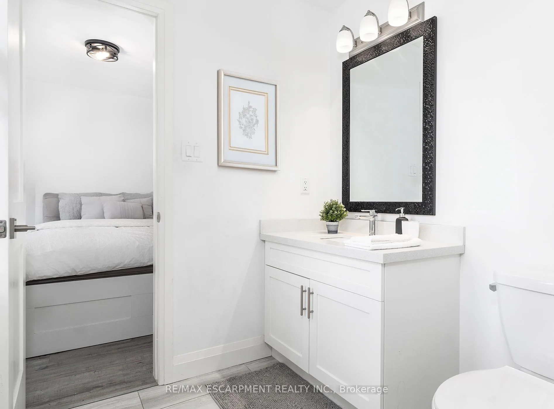 Photo 19 of 388 Klein Circle, Hamilton, Meadowlands — HOMEH