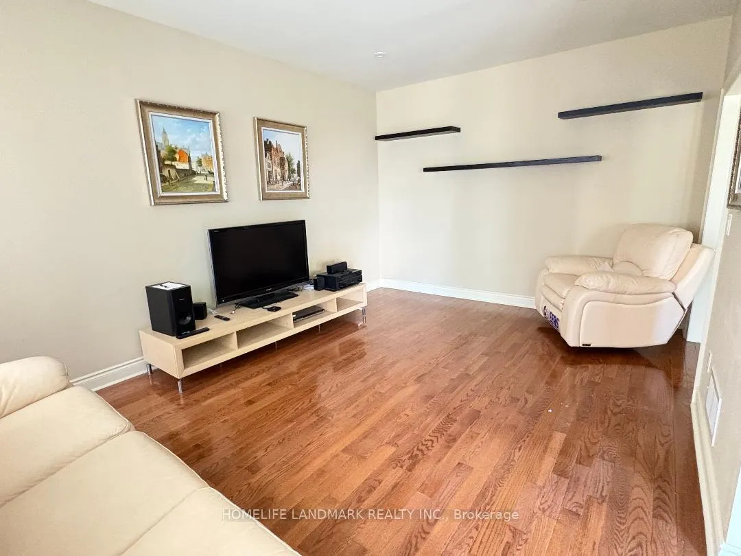 Photo 5 of 29 Hans Drive, Markham, Cachet — HOMEH