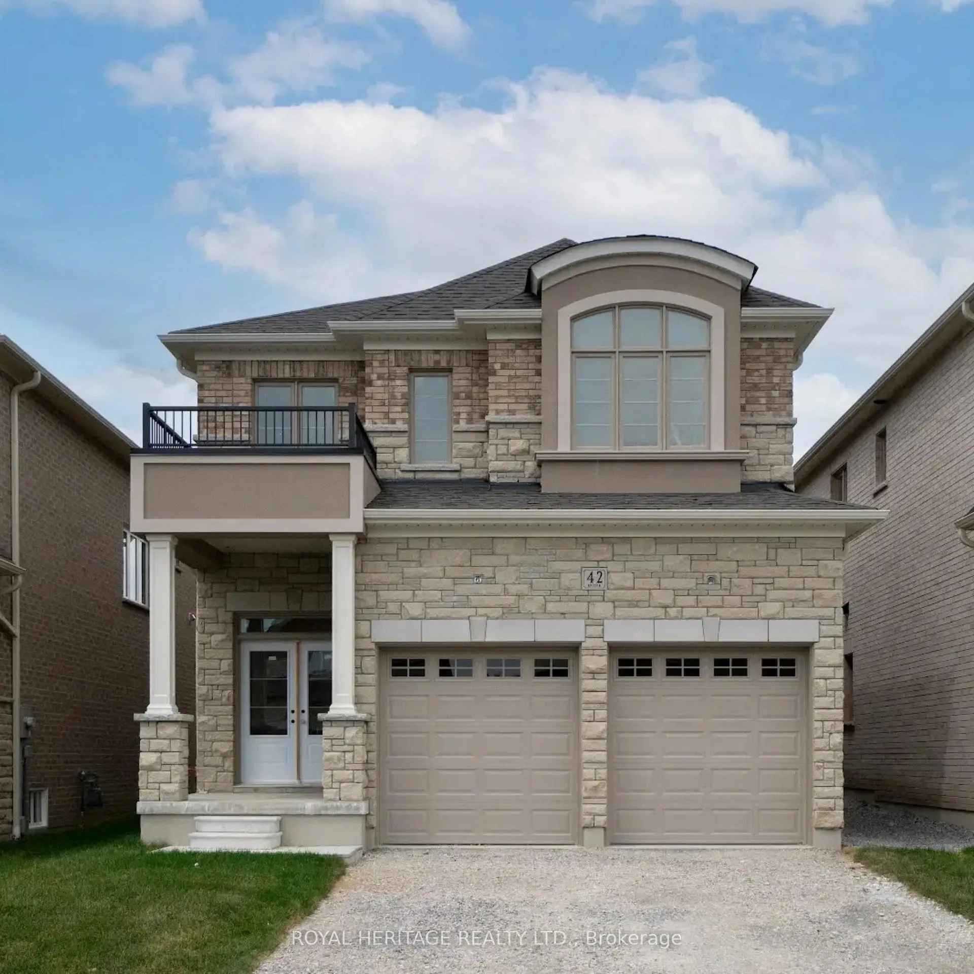 Photo 2 of 42 St Augustine Drive, Whitby, Brooklin — HOMEH