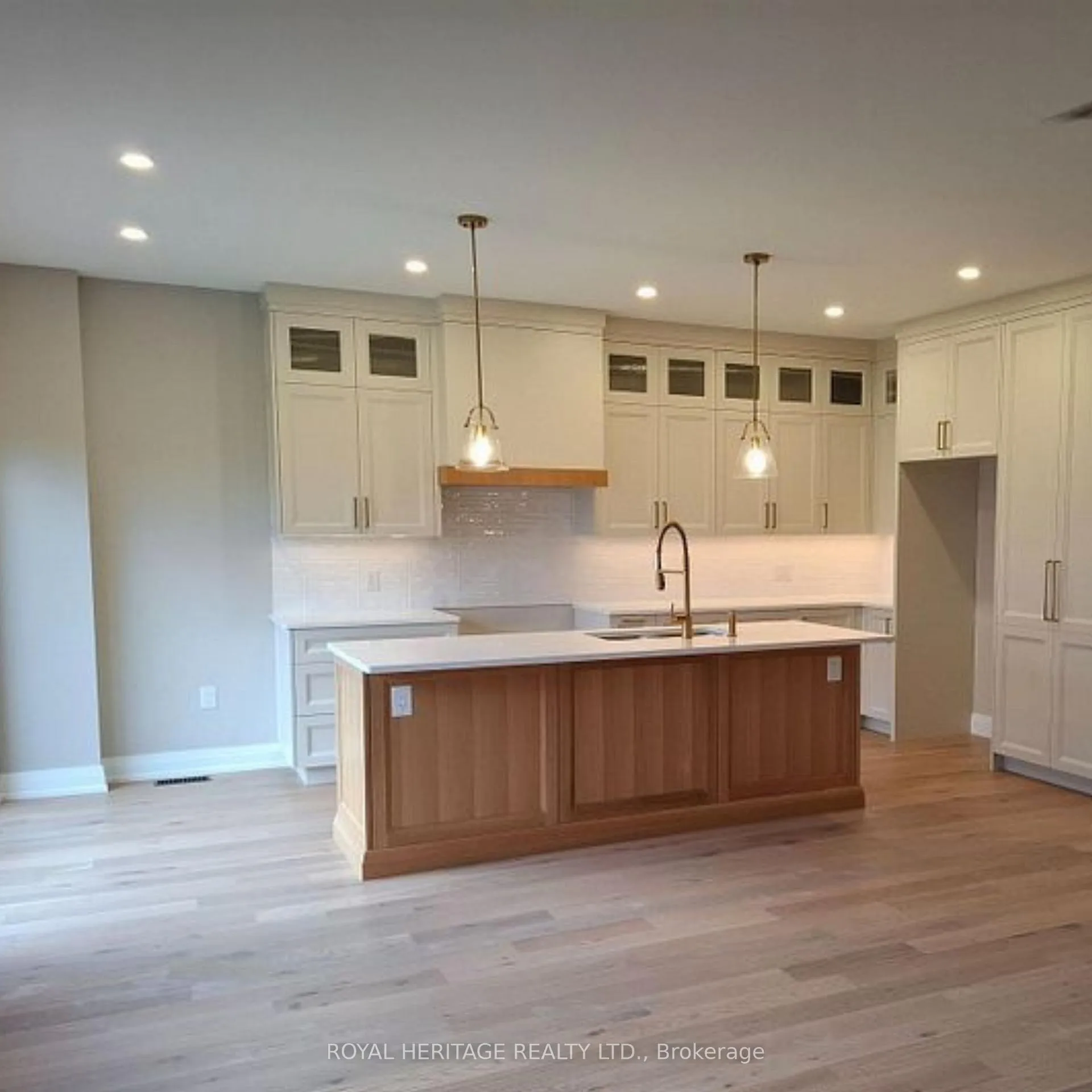 Photo 9 of 42 St Augustine Drive, Whitby, Brooklin — HOMEH