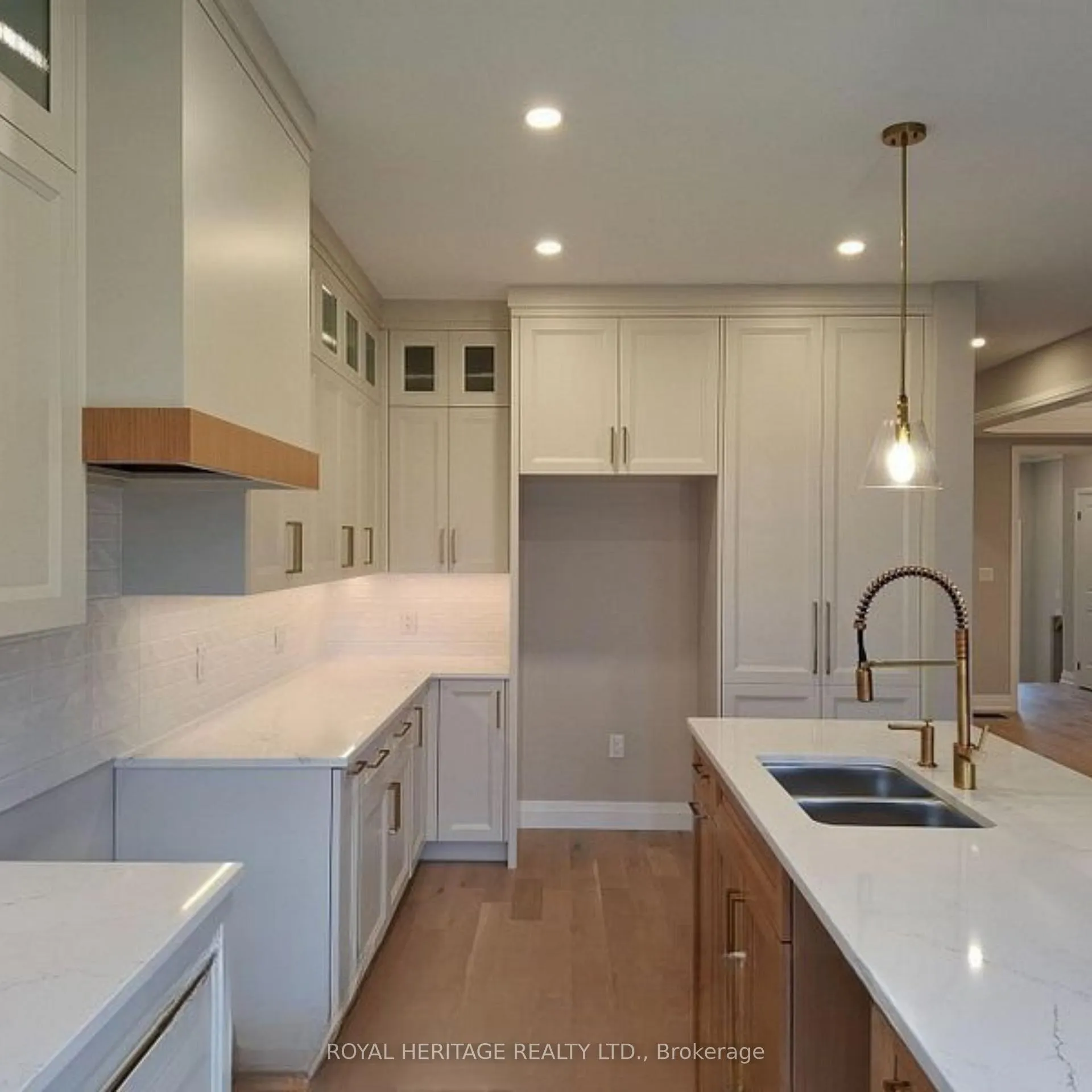 Photo 10 of 42 St Augustine Drive, Whitby, Brooklin — HOMEH