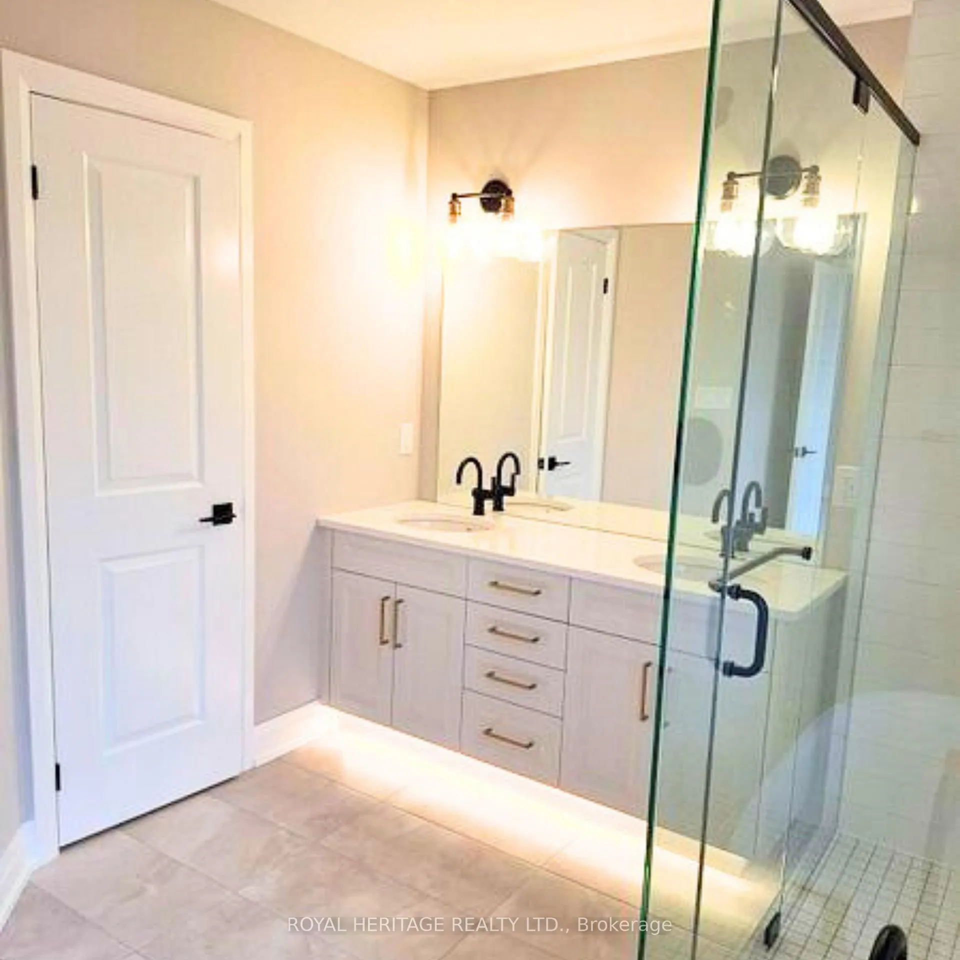 Photo 16 of 42 St Augustine Drive, Whitby, Brooklin — HOMEH