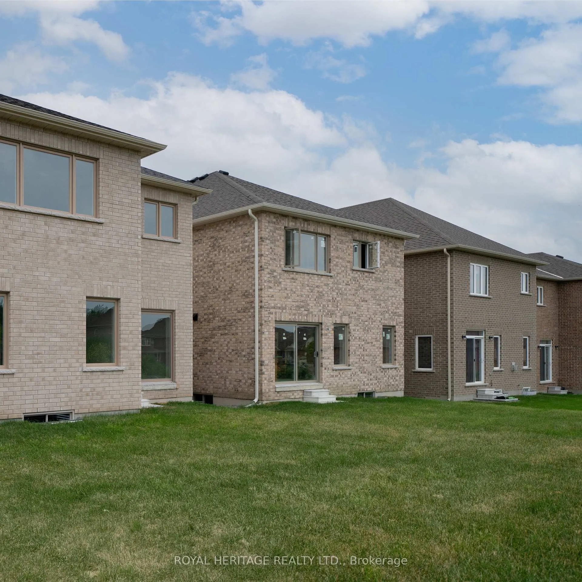 Photo 20 of 42 St Augustine Drive, Whitby, Brooklin — HOMEH