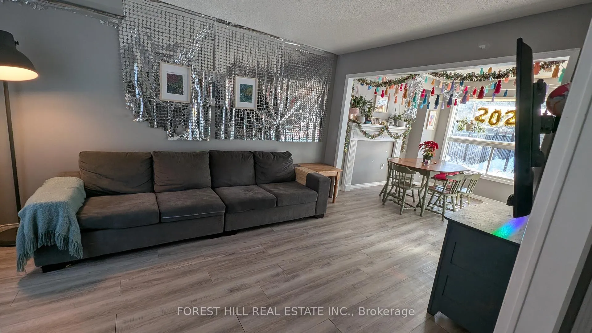 Photo 4 of 46 Golden Meadow Road, Barrie, Innis-Shore — HOMEH