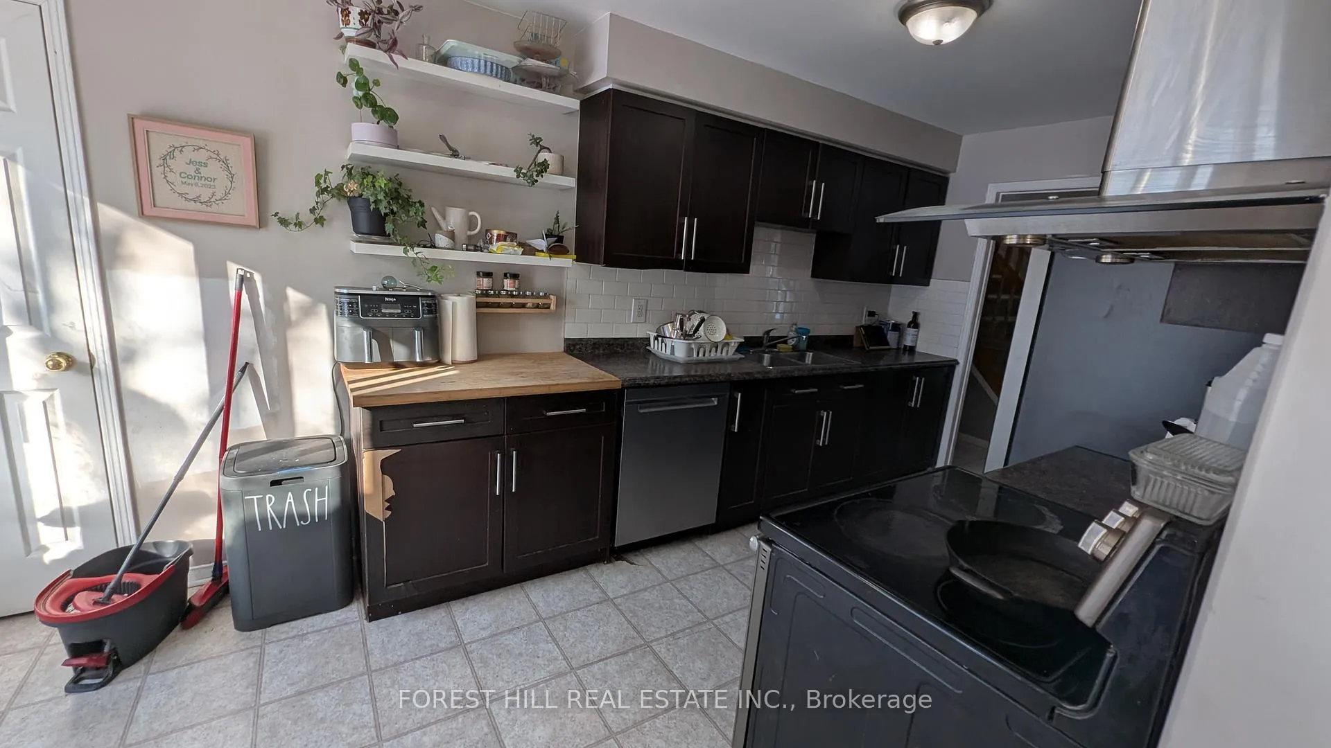Photo 8 of 46 Golden Meadow Road, Barrie, Innis-Shore — HOMEH