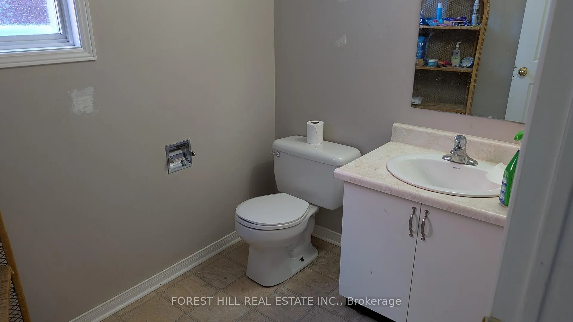 Photo 10 of 46 Golden Meadow Road, Barrie, Innis-Shore — HOMEH