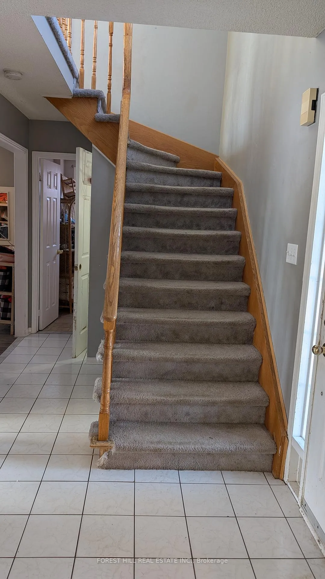 Photo 11 of 46 Golden Meadow Road, Barrie, Innis-Shore — HOMEH