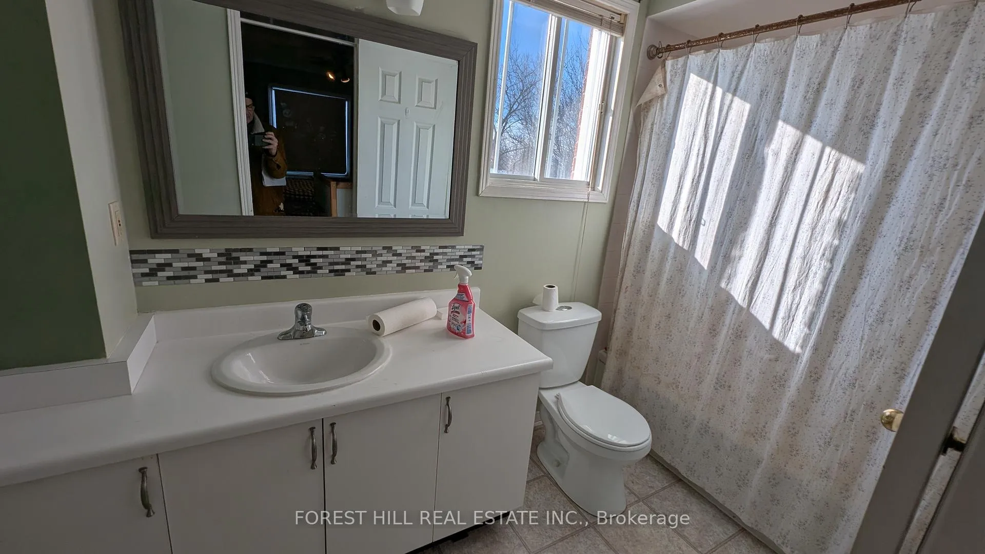 Photo 17 of 46 Golden Meadow Road, Barrie, Innis-Shore — HOMEH