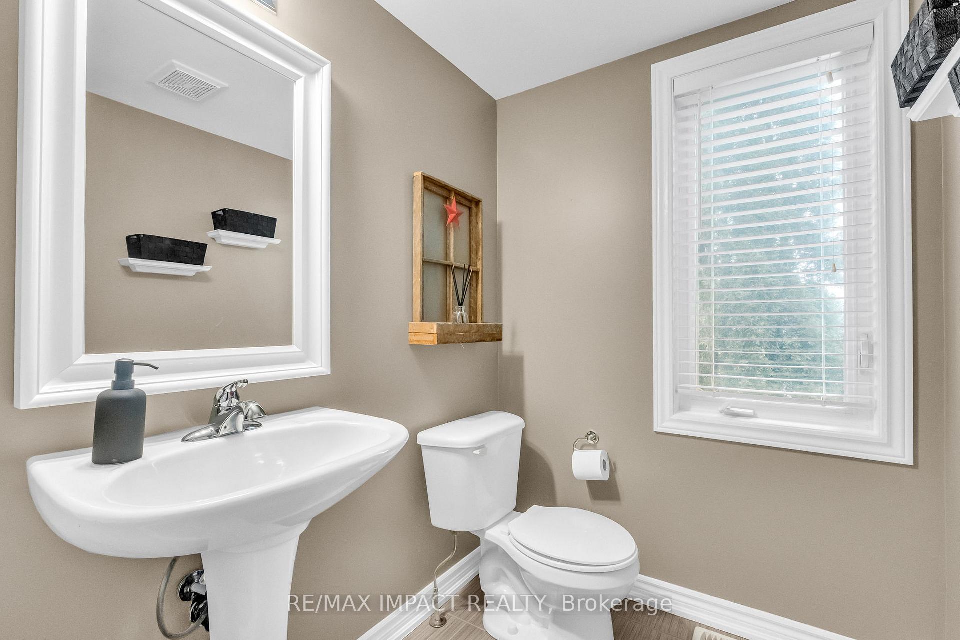 Photo 6 of 821 Leslie Street, Cobourg — HOMEH