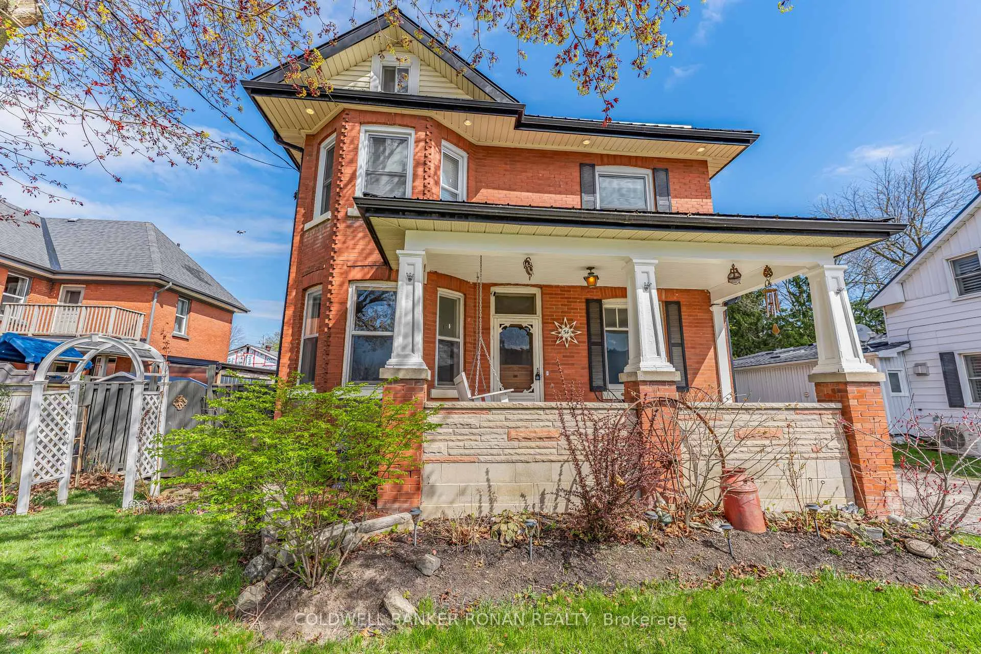 Photo 5 of 54 Nelson Street W, New Tecumseth, Alliston — HOMEH