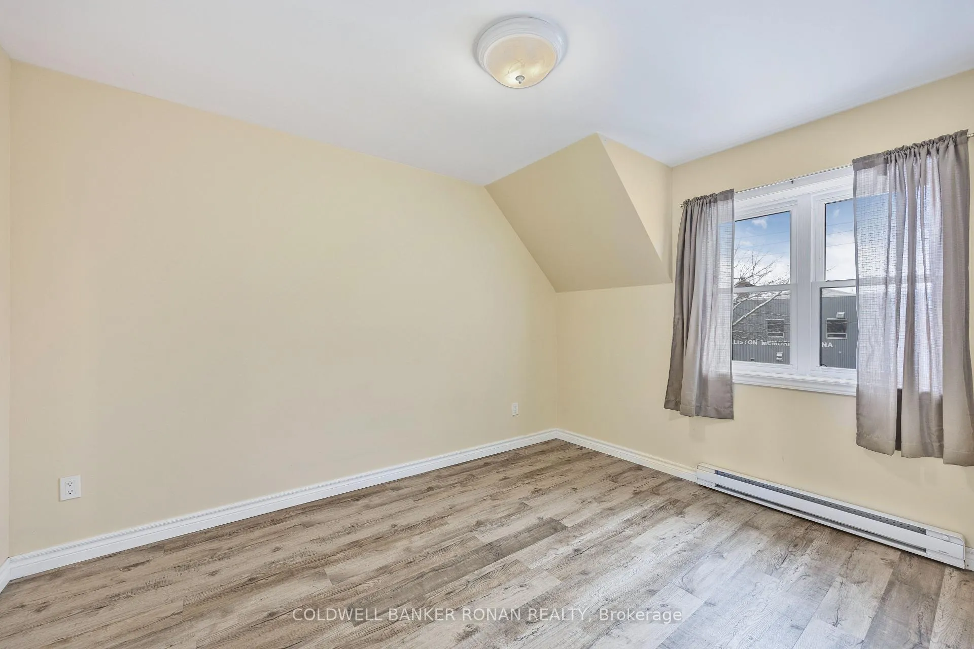 Photo 41 of 54 Nelson Street W, New Tecumseth, Alliston — HOMEH