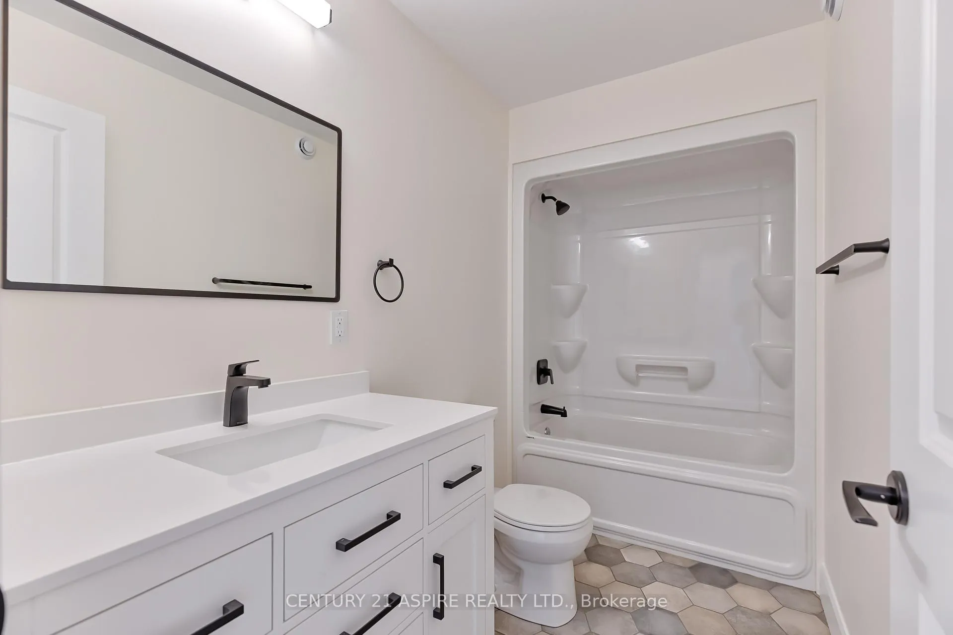 Photo 18 of 94D Frontenac Crescent, Deep River — HOMEH