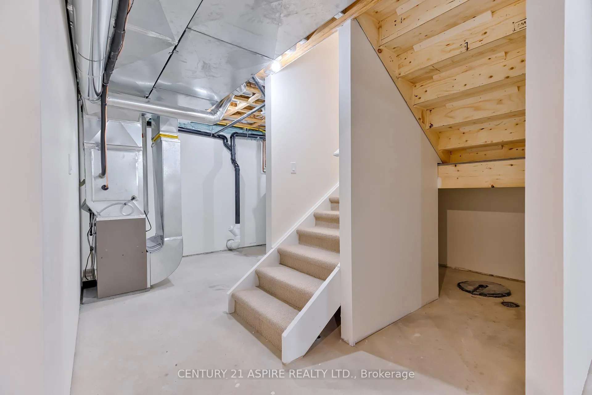 Photo 38 of 94D Frontenac Crescent, Deep River — HOMEH