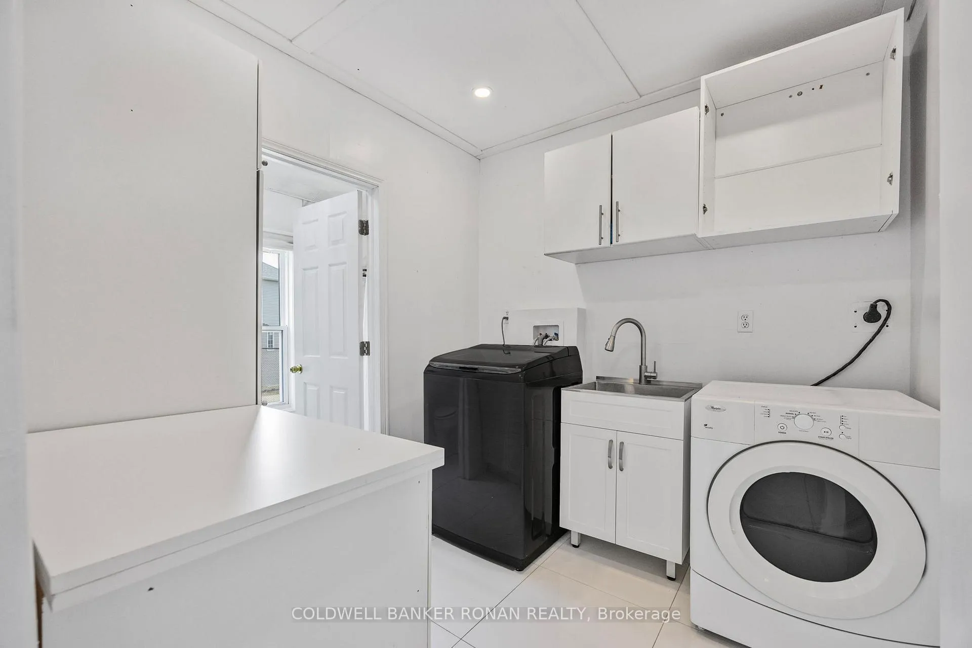 Photo 11 of 215 First Avenue W, Shelburne — HOMEH