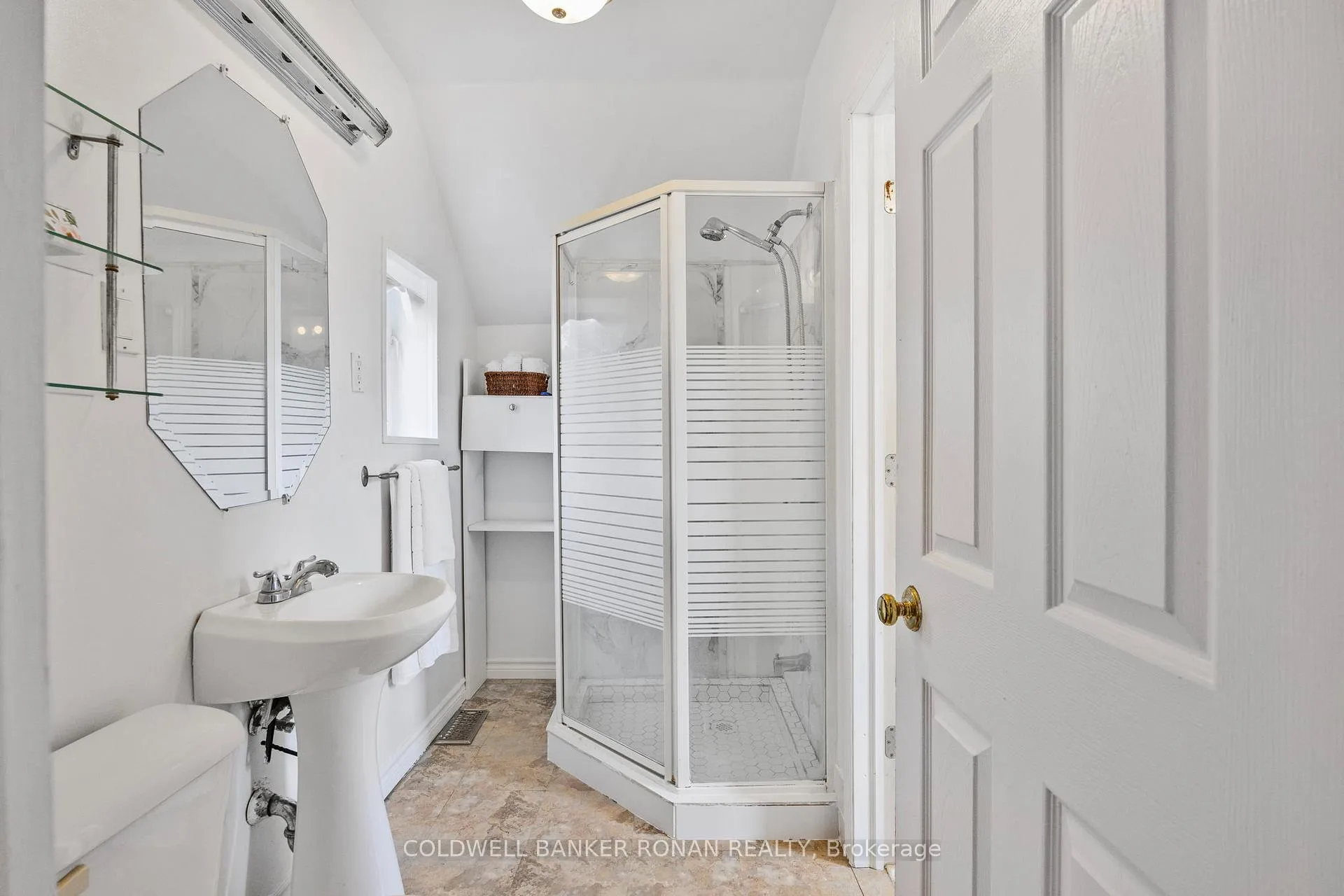 Photo 17 of 215 First Avenue W, Shelburne — HOMEH