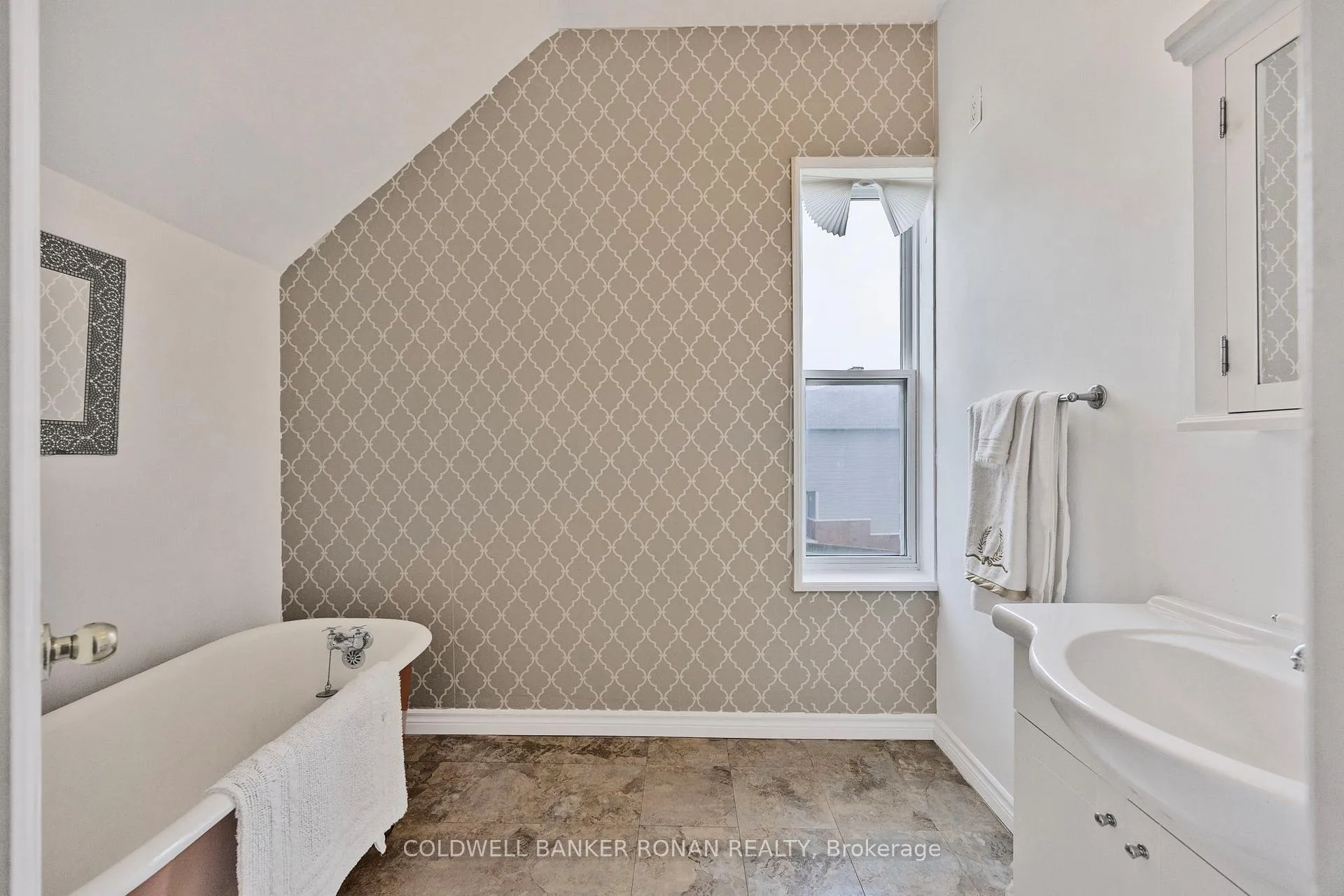 Photo 18 of 215 First Avenue W, Shelburne — HOMEH