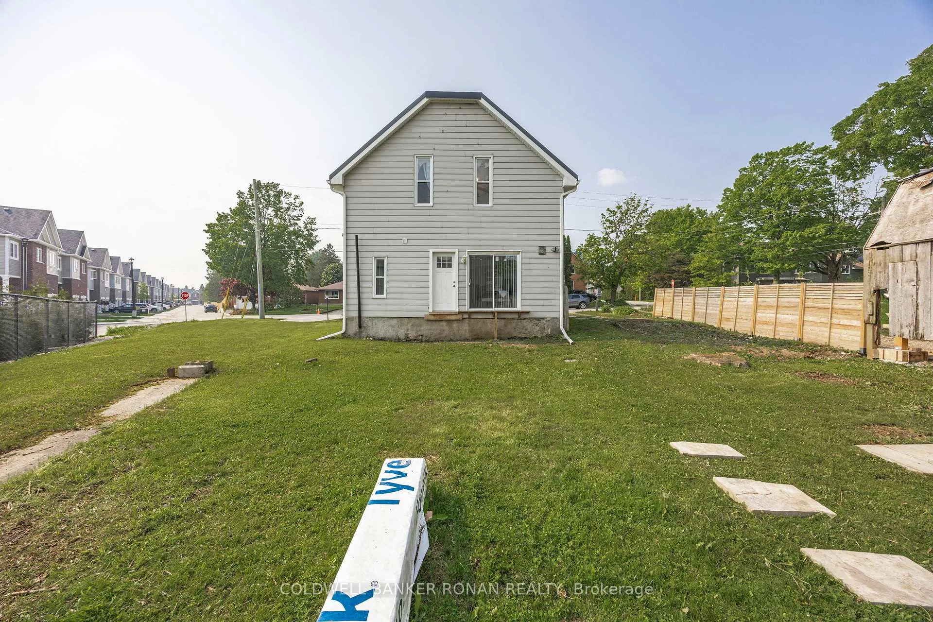 Photo 25 of 215 First Avenue W, Shelburne — HOMEH