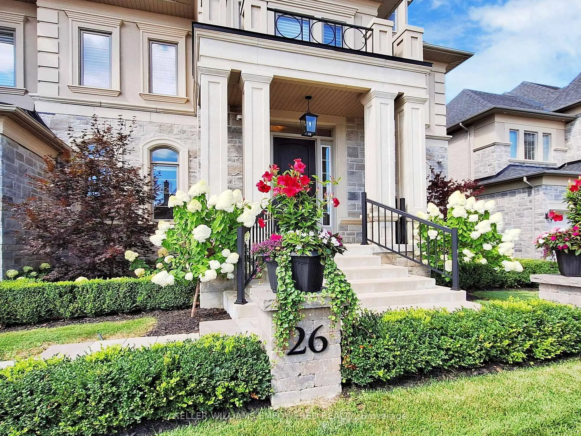 Photo 3 of 26 James Stokes Court, King, King City — HOMEH