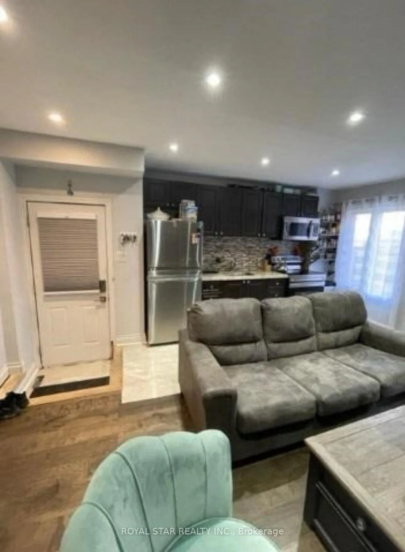 Photo 4 of Unit Main, 14 Chayna Crescent, Vaughan, Maple — HOMEH