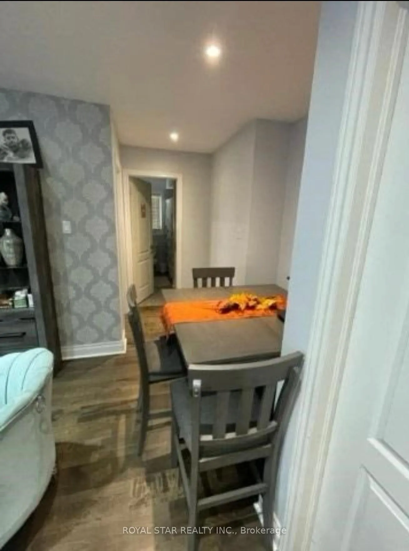 Photo 6 of Unit Main, 14 Chayna Crescent, Vaughan, Maple — HOMEH