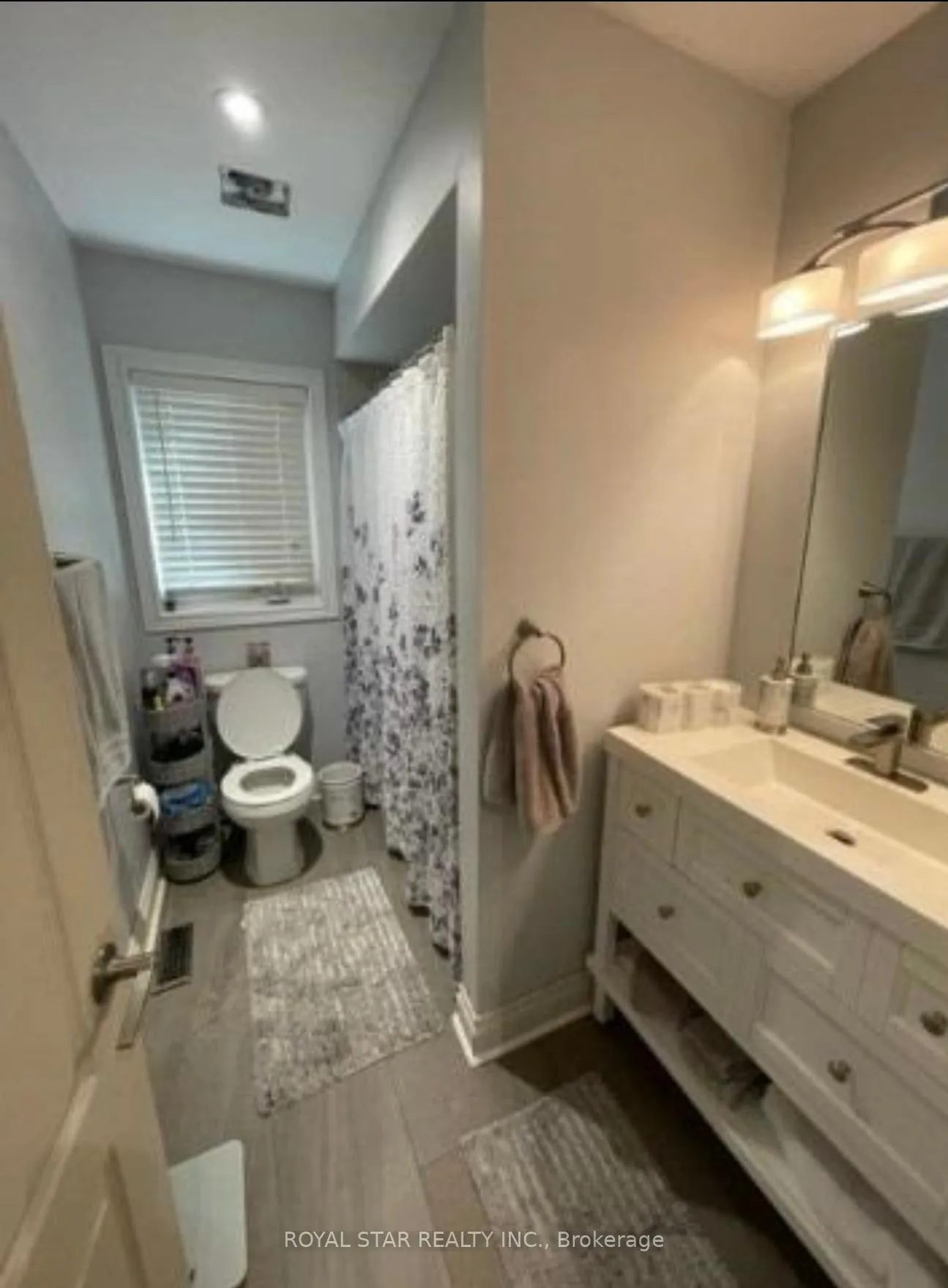 Photo 7 of Unit Main, 14 Chayna Crescent, Vaughan, Maple — HOMEH