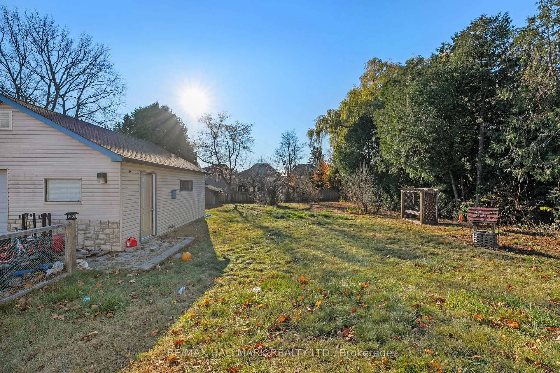 Photo 7 of 871 Finch Avenue, Pickering, Dunbarton — HOMEH