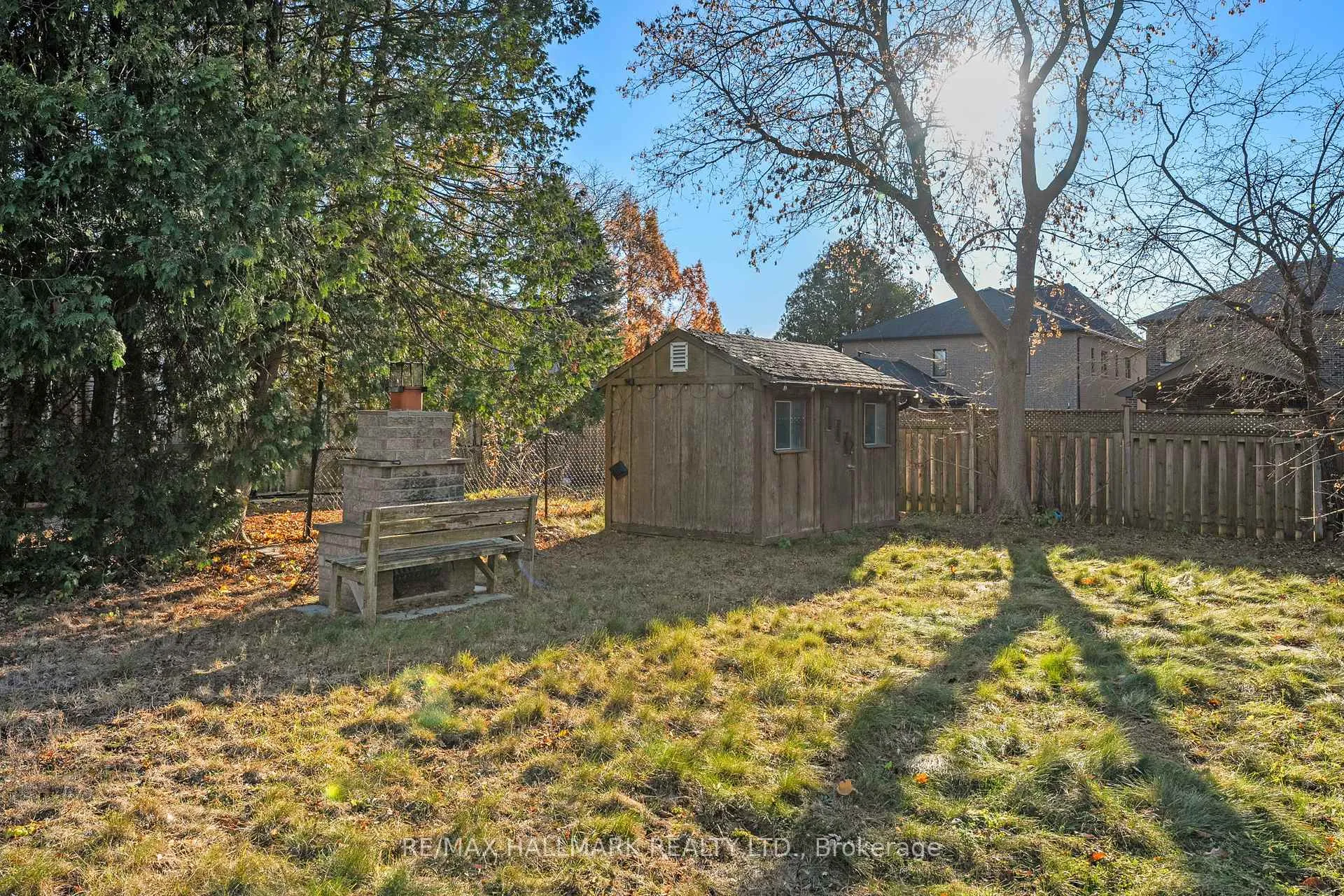 Photo 12 of 871 Finch Avenue, Pickering, Dunbarton — HOMEH