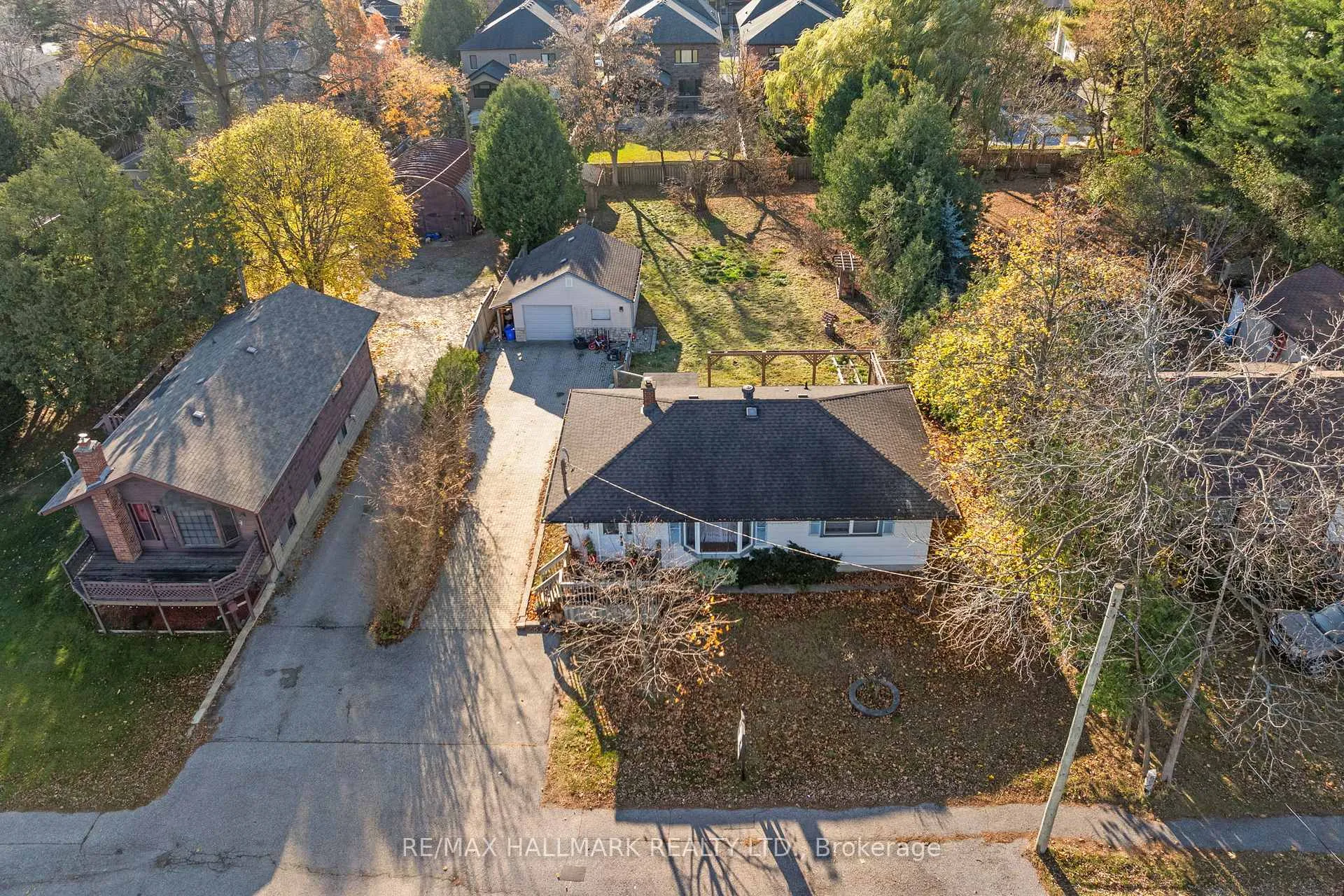 Photo 14 of 871 Finch Avenue, Pickering, Dunbarton — HOMEH