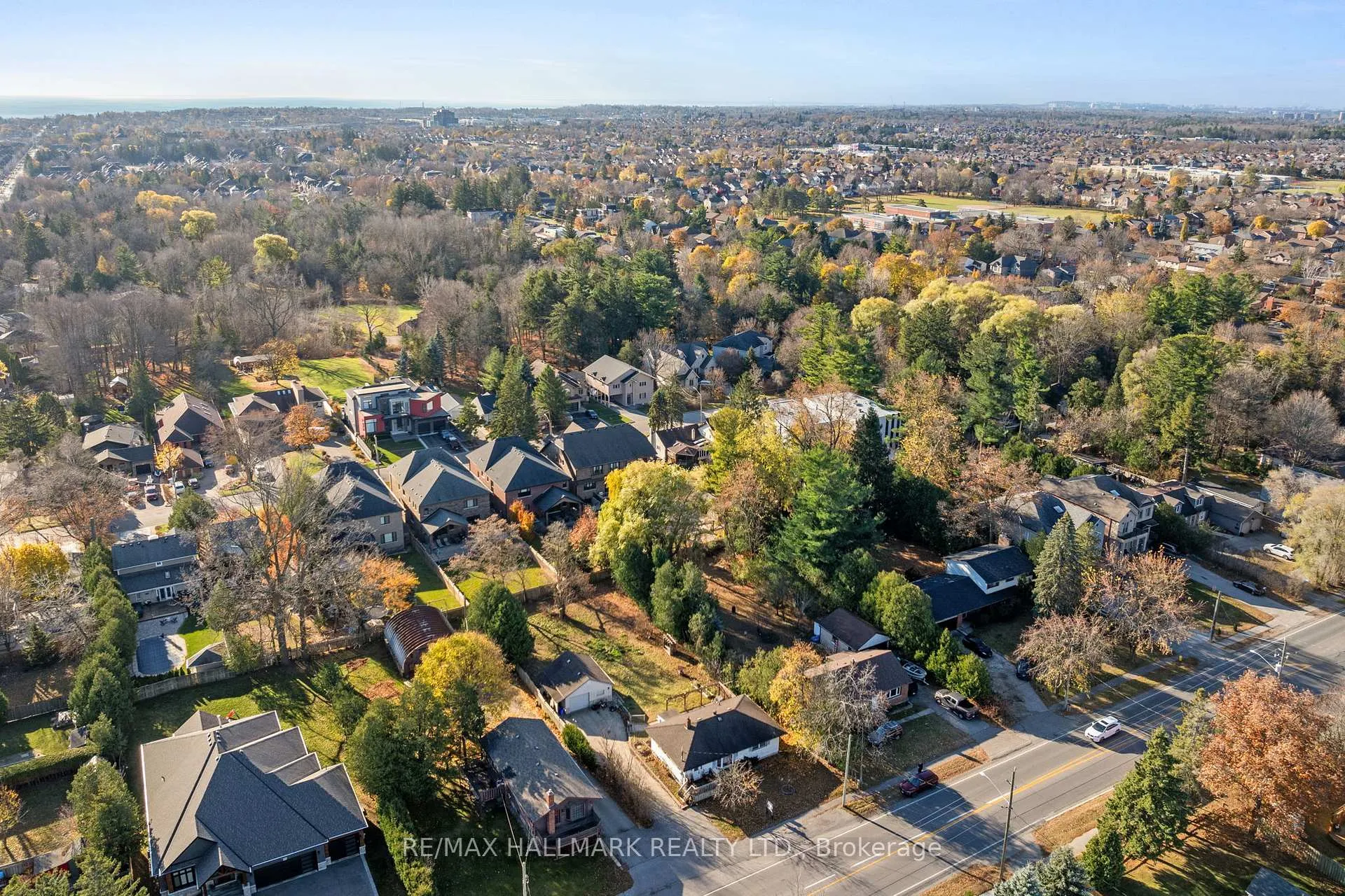 Photo 17 of 871 Finch Avenue, Pickering, Dunbarton — HOMEH