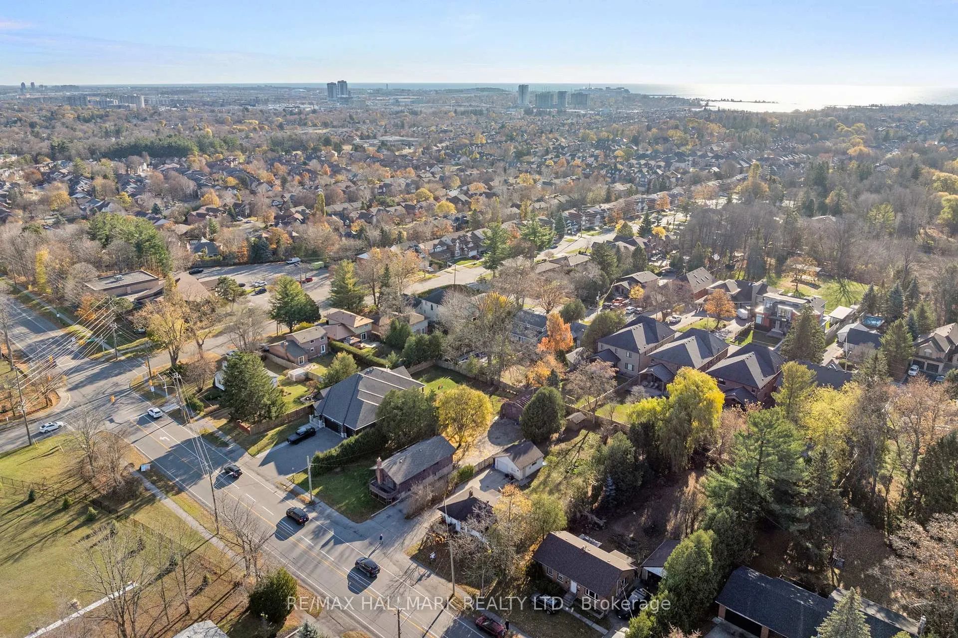 Photo 18 of 871 Finch Avenue, Pickering, Dunbarton — HOMEH